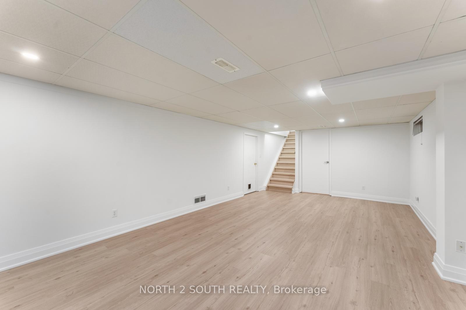 Photo 24 of 1 Old Mill Street, Brant, Paris — HOMEH