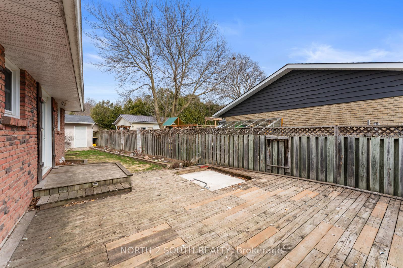 Photo 31 of 1 Old Mill Street, Brant, Paris — HOMEH