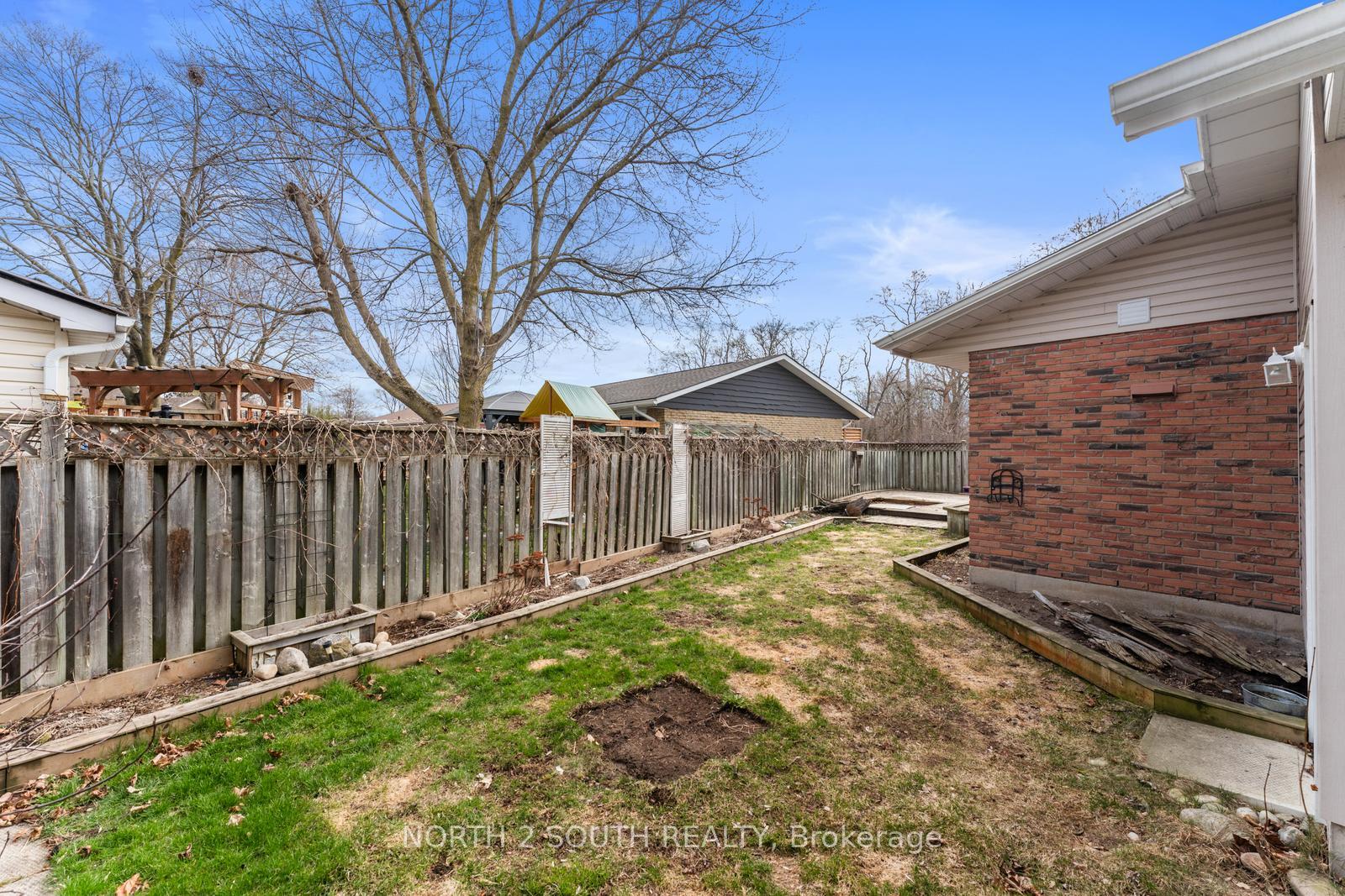 Photo 33 of 1 Old Mill Street, Brant, Paris — HOMEH