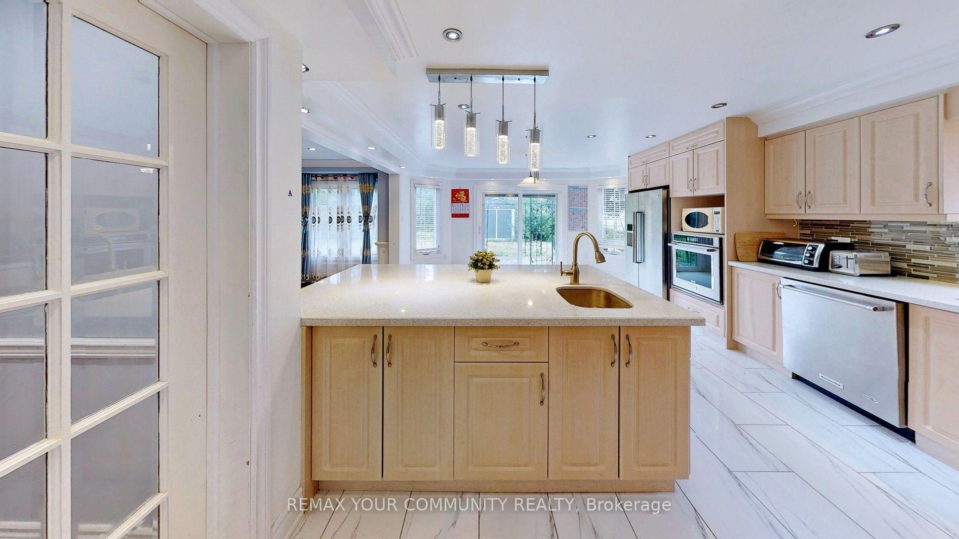 Photo 5 of 20 Rolling Acres Drive, Whitby, Rolling Acres — HOMEH