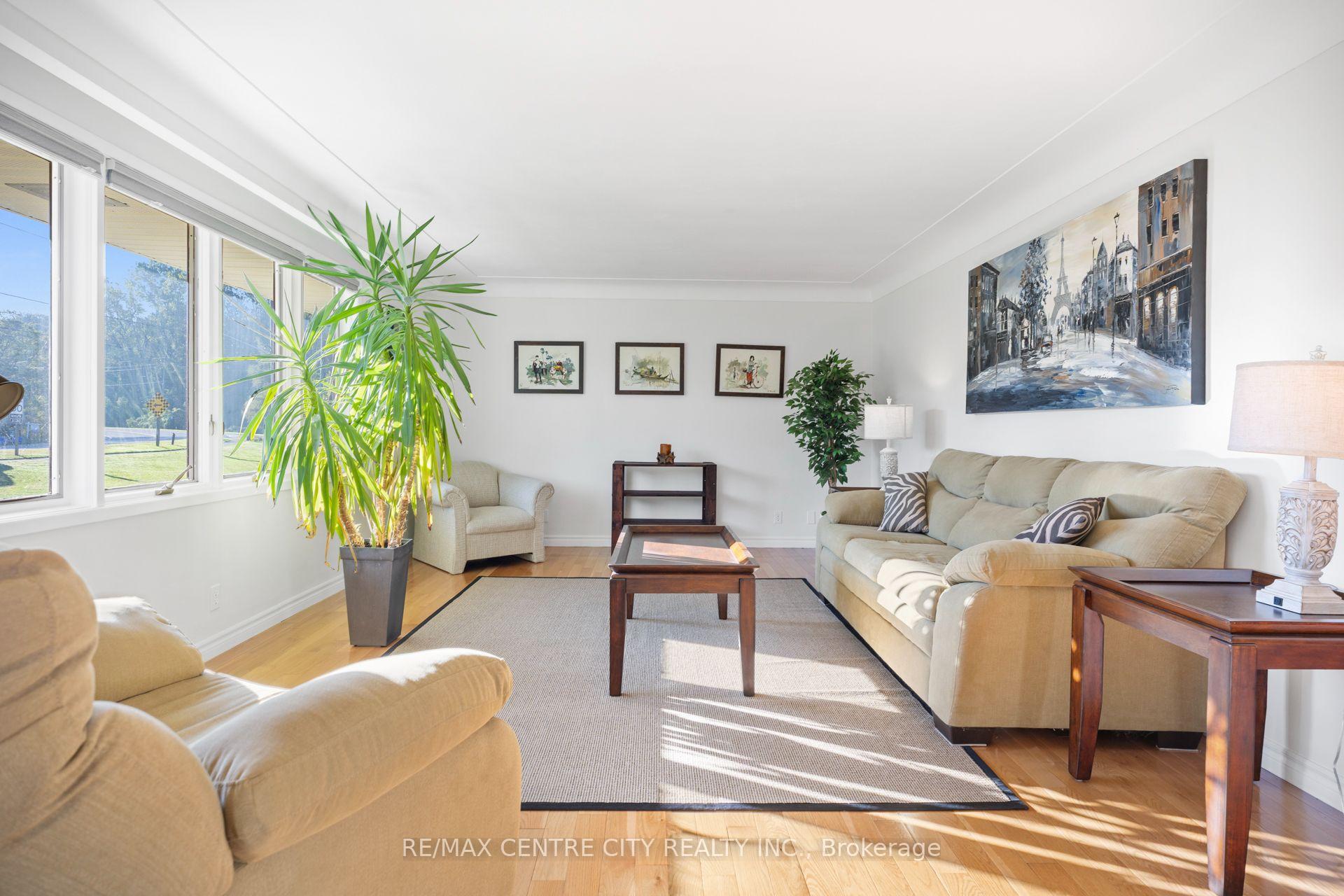 Photo 4 of 324 Carlow Road, Central Elgin, Port Stanley — HOMEH