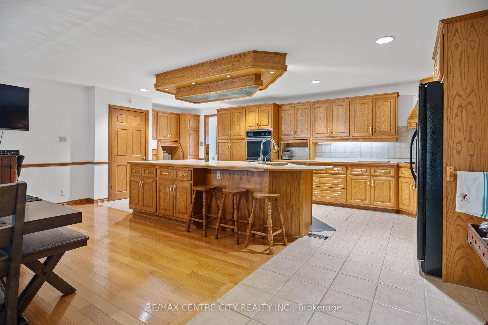 Photo 6 of 324 Carlow Road, Central Elgin, Port Stanley — HOMEH