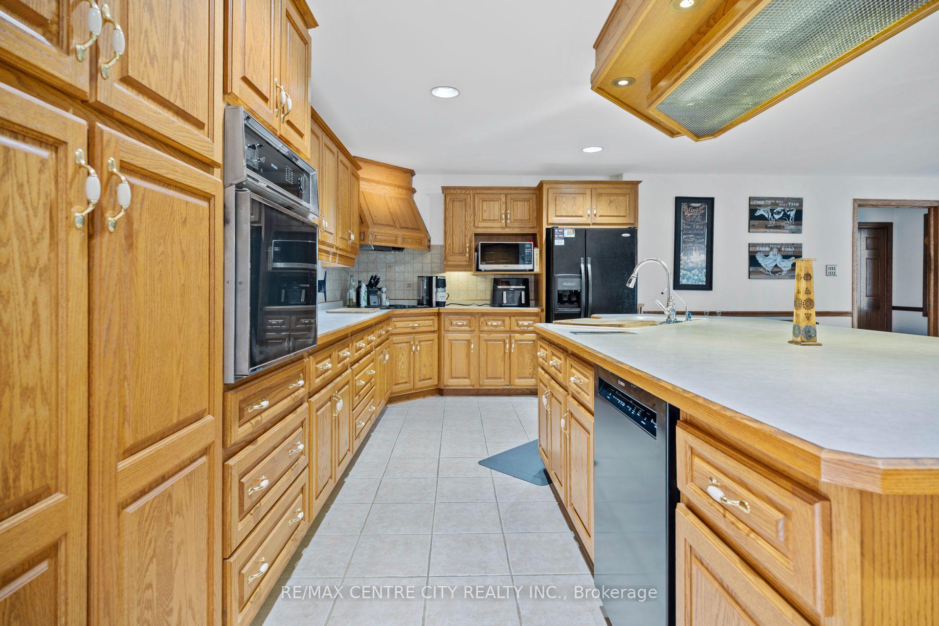 Photo 7 of 324 Carlow Road, Central Elgin, Port Stanley — HOMEH