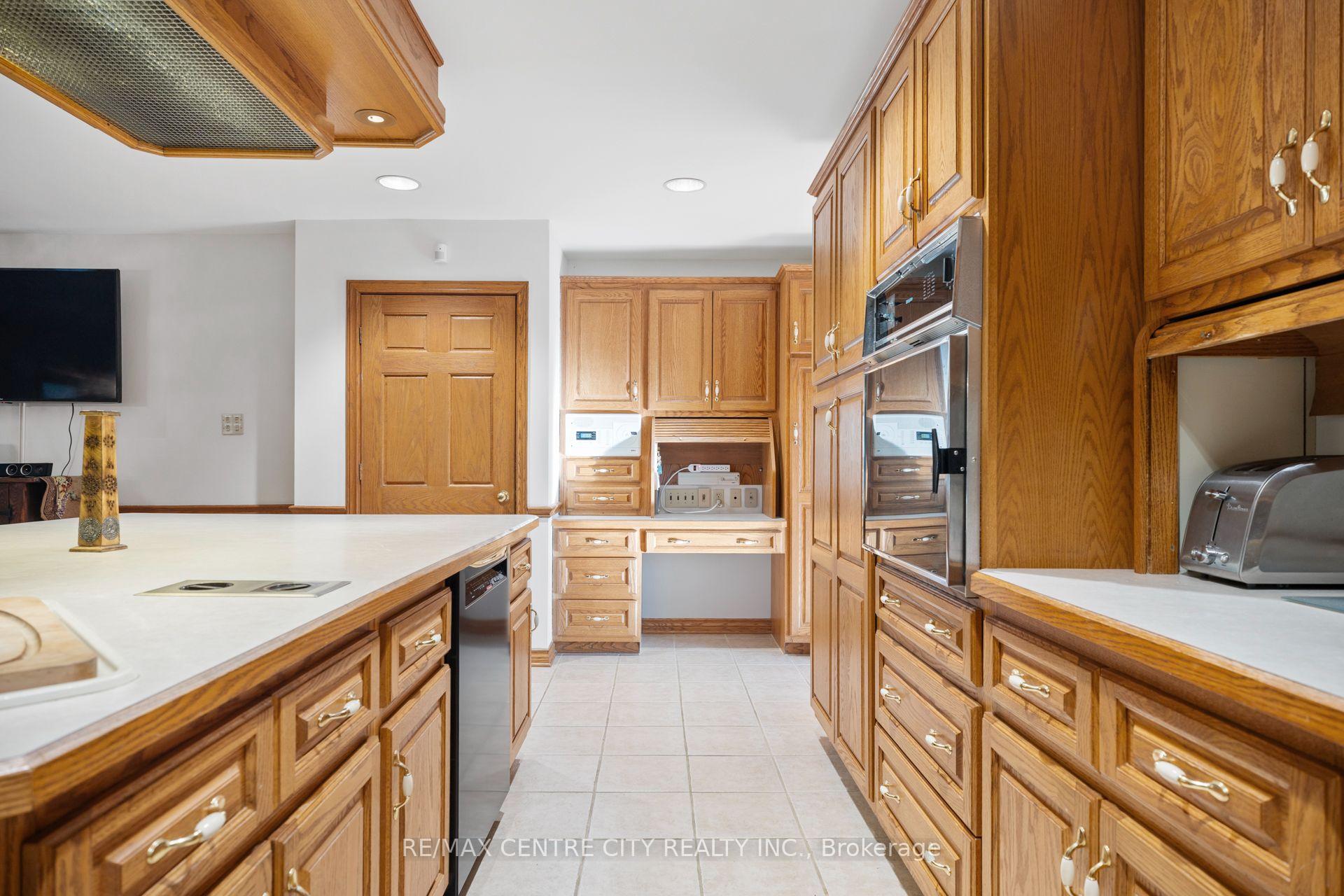 Photo 9 of 324 Carlow Road, Central Elgin, Port Stanley — HOMEH