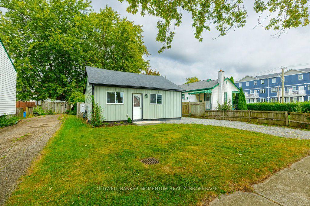 Photo 2 of 406 Hennepin Avenue, Welland, Lincoln/Crowland — HOMEH