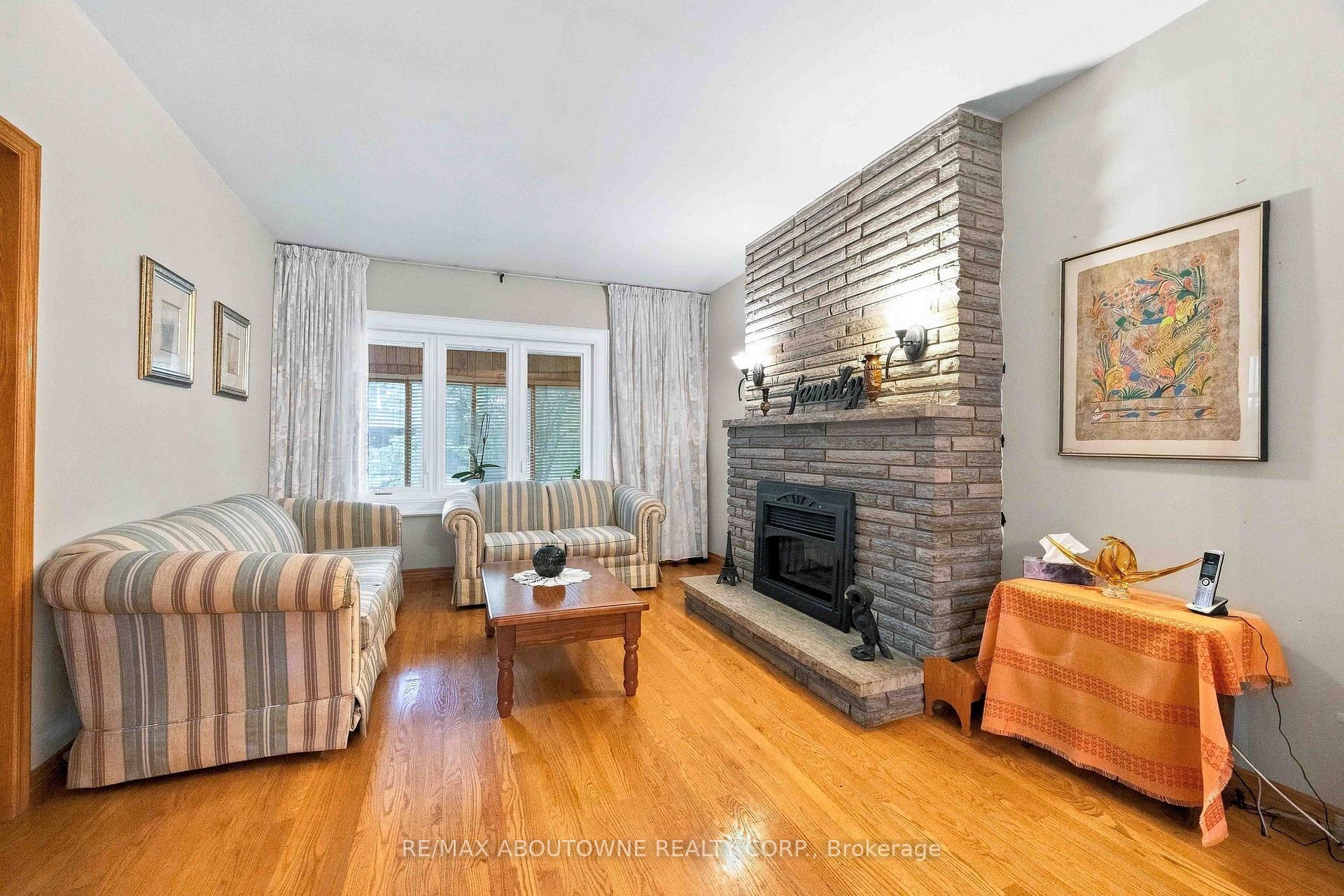 Photo 9 of 319 Durie Street, Toronto, Runnymede-Bloor West Village — HOMEH