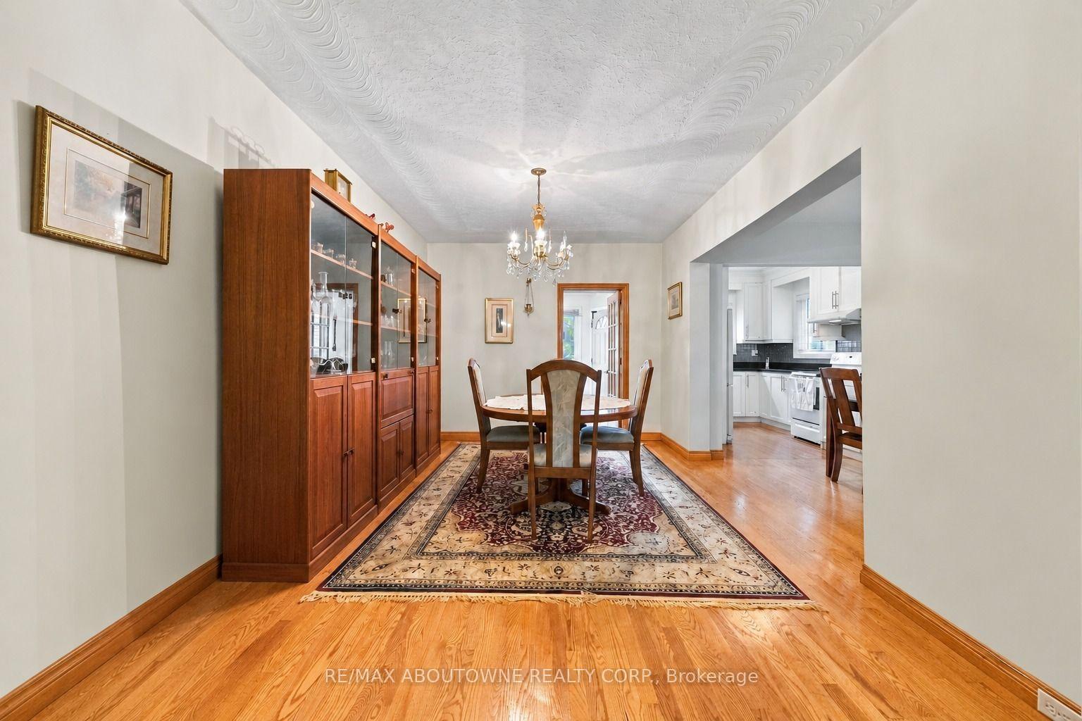 Photo 11 of 319 Durie Street, Toronto, Runnymede-Bloor West Village — HOMEH