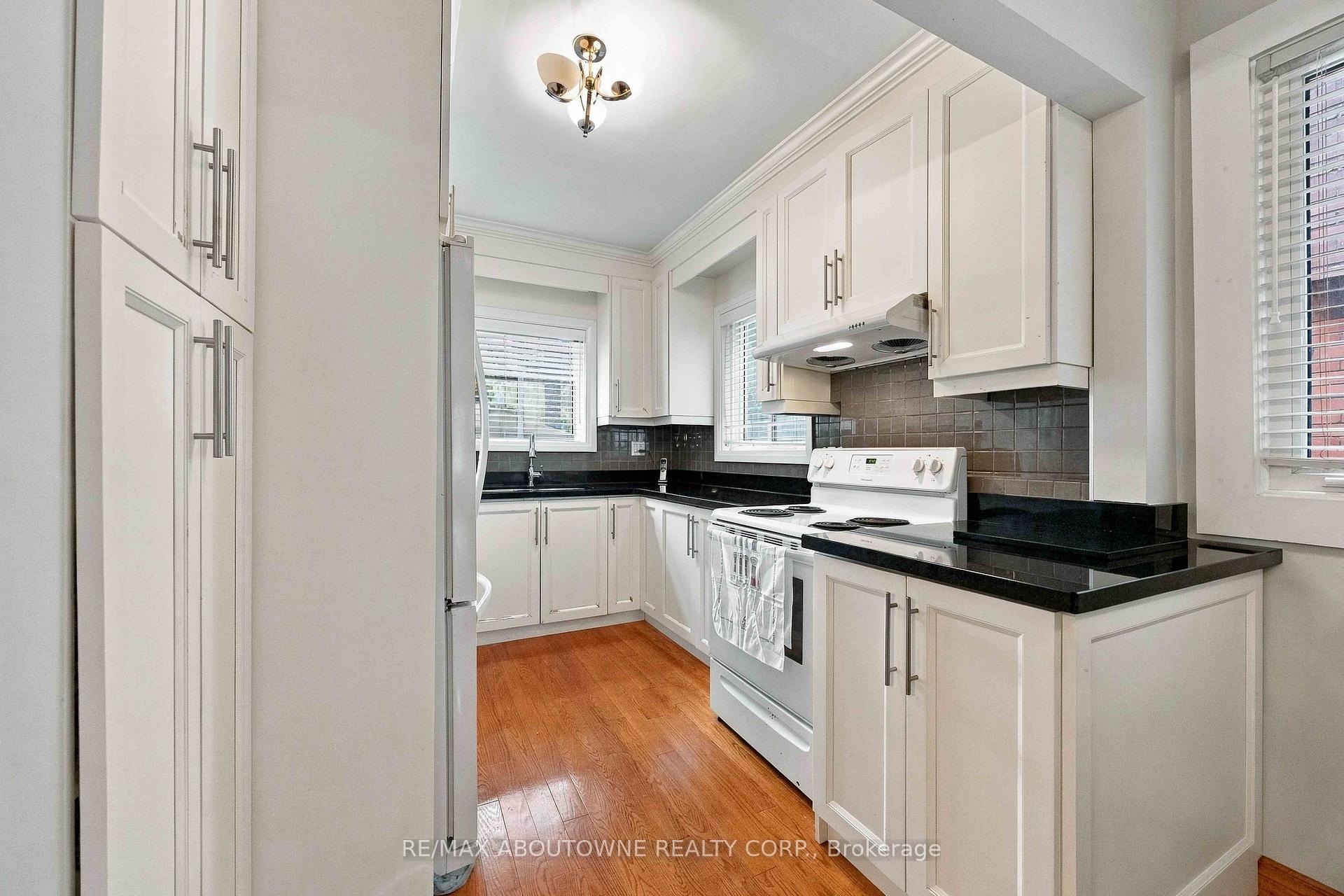 Photo 17 of 319 Durie Street, Toronto, Runnymede-Bloor West Village — HOMEH
