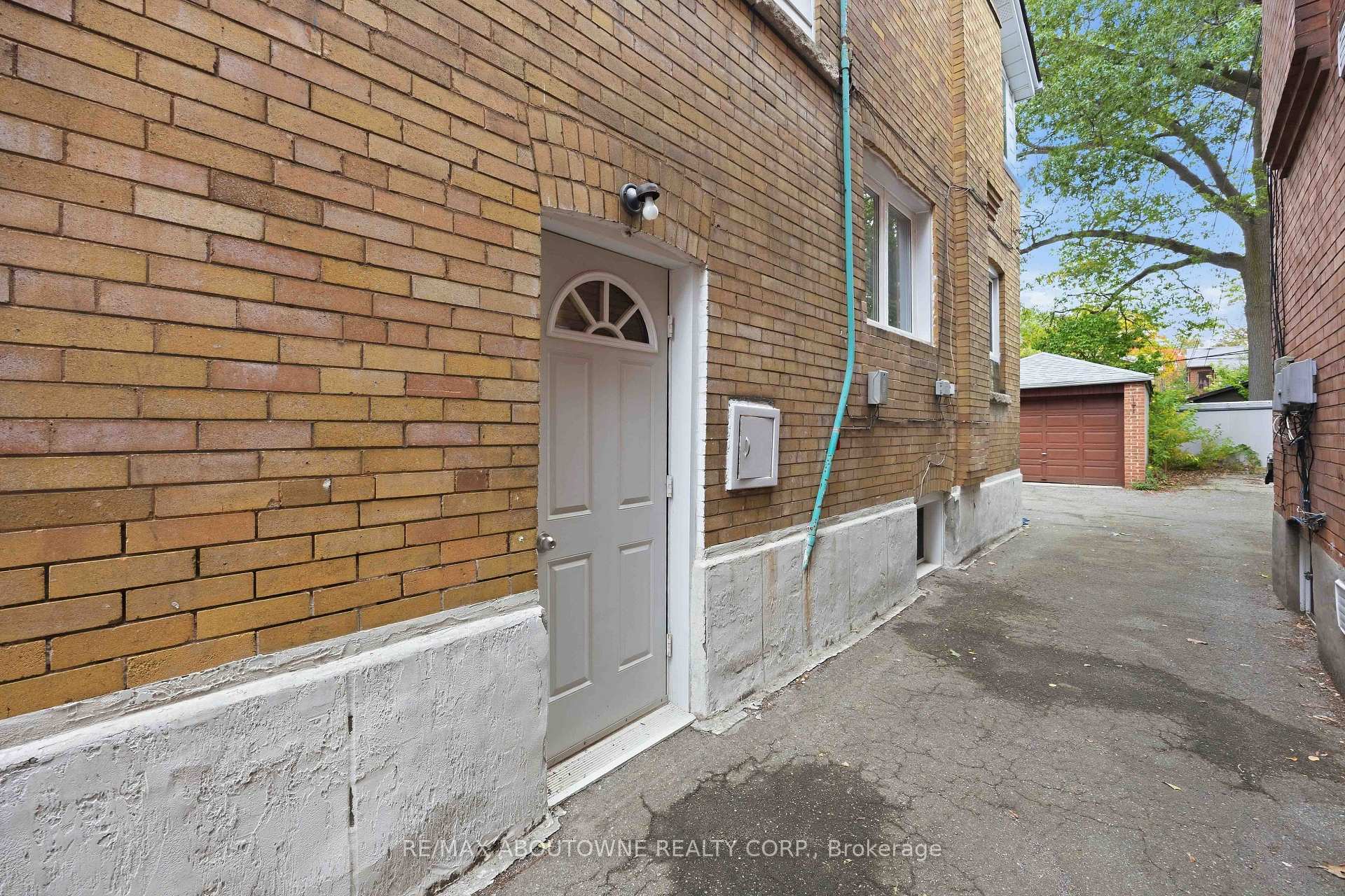 Photo 43 of 319 Durie Street, Toronto, Runnymede-Bloor West Village — HOMEH