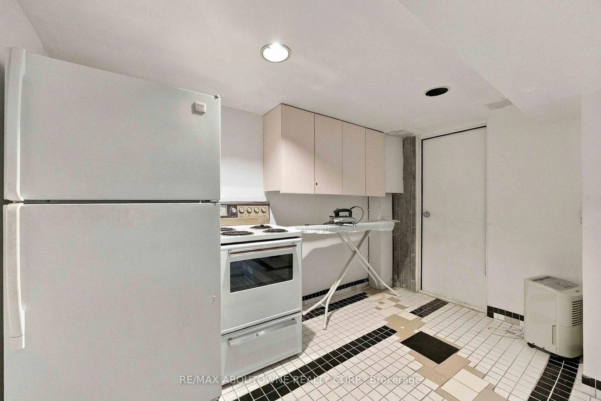 Photo 39 of 319 Durie Street, Toronto, Runnymede-Bloor West Village — HOMEH