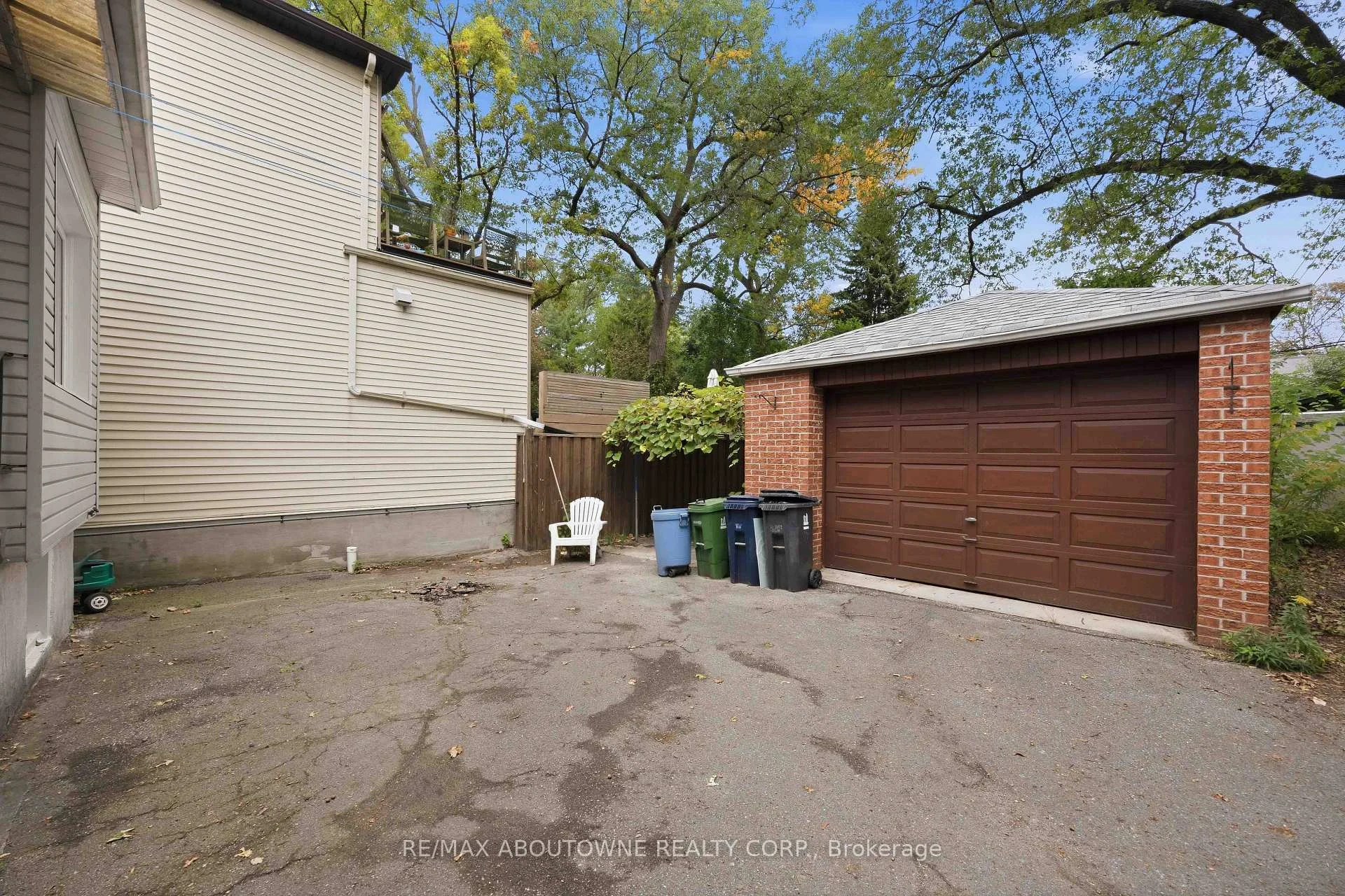 Photo 44 of 319 Durie Street, Toronto, Runnymede-Bloor West Village — HOMEH