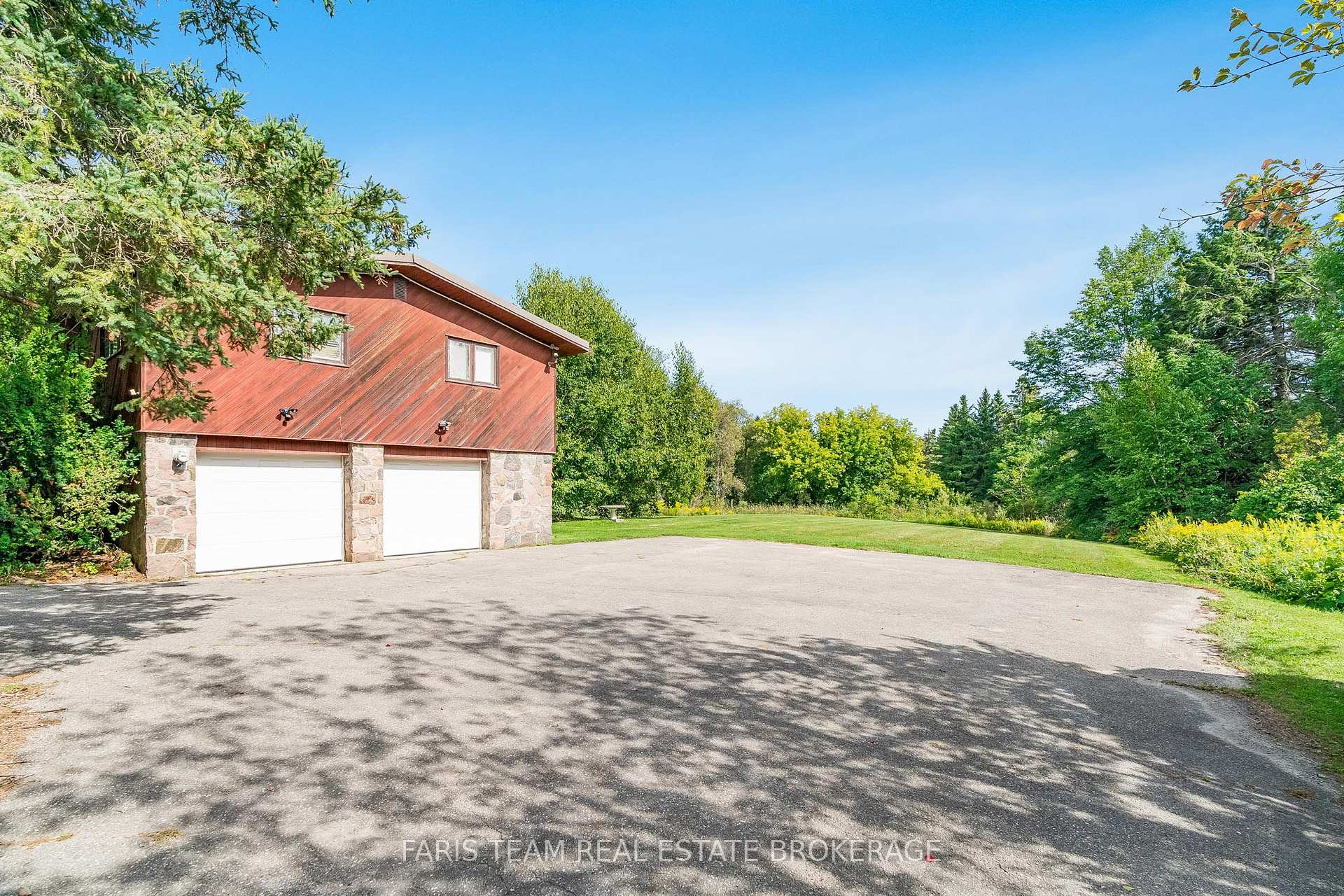 Photo 8 of 175 South Summit Farm Road, King, King City — HOMEH