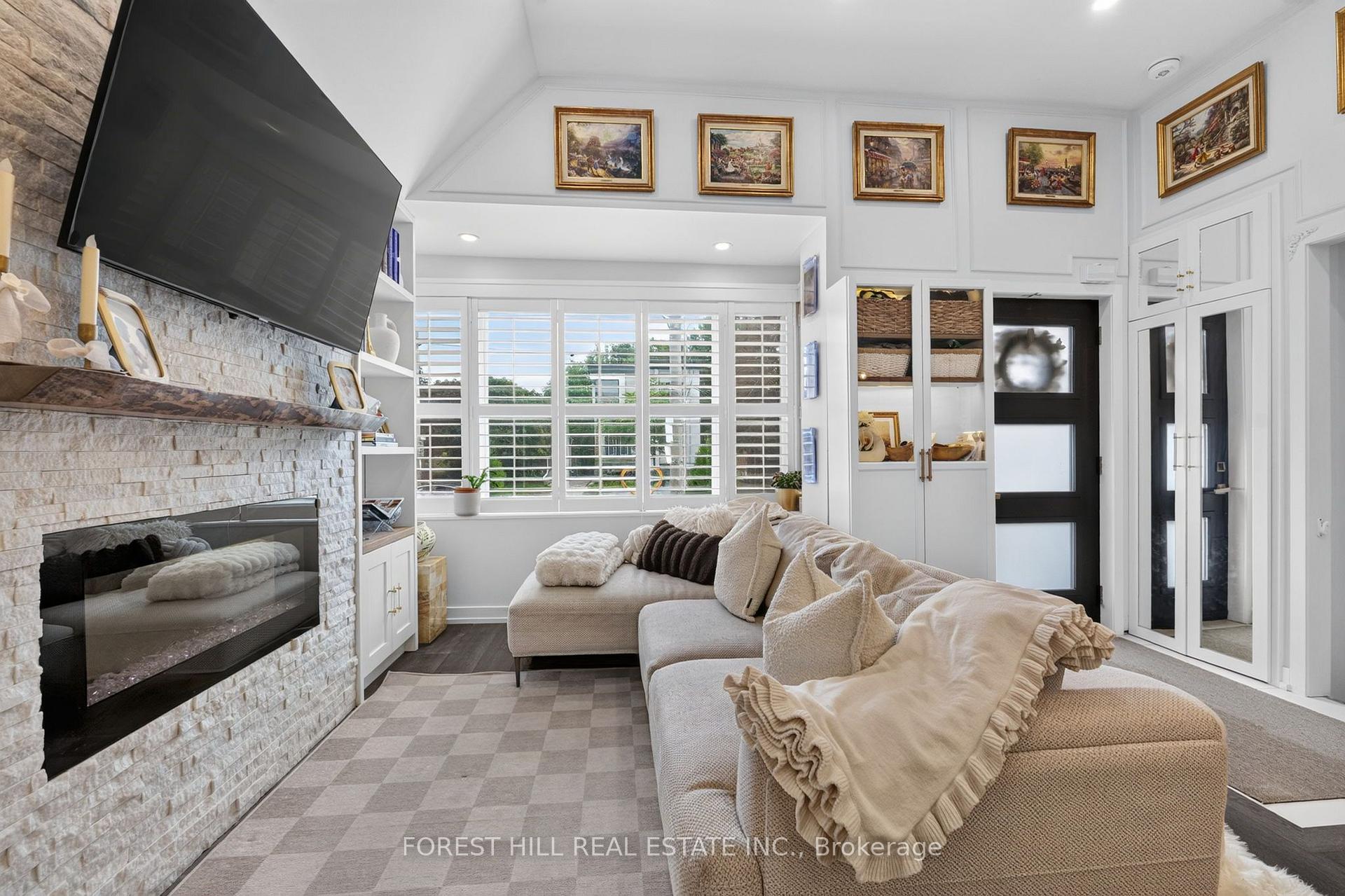 Photo 5 of 346 O'Connor Drive, Toronto, East York — HOMEH