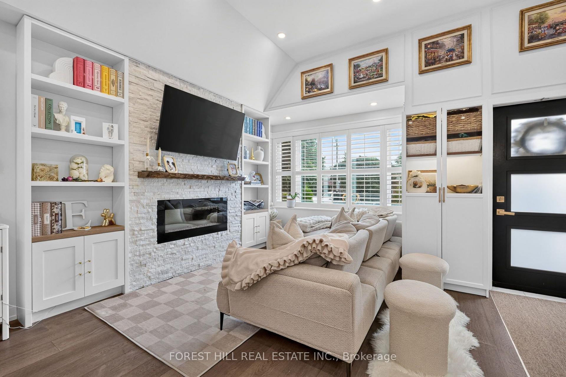 Photo 6 of 346 O'Connor Drive, Toronto, East York — HOMEH