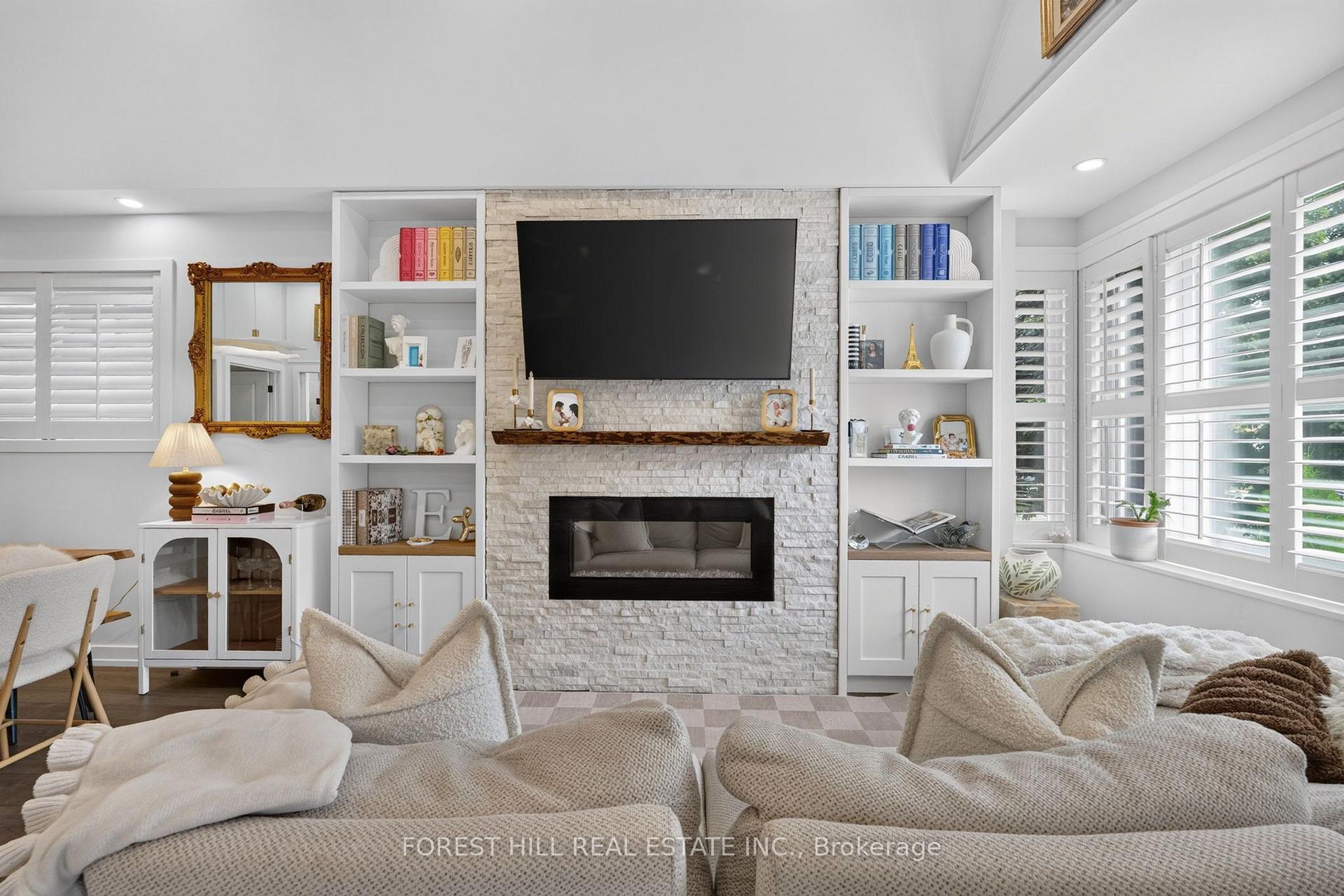 Photo 7 of 346 O'Connor Drive, Toronto, East York — HOMEH