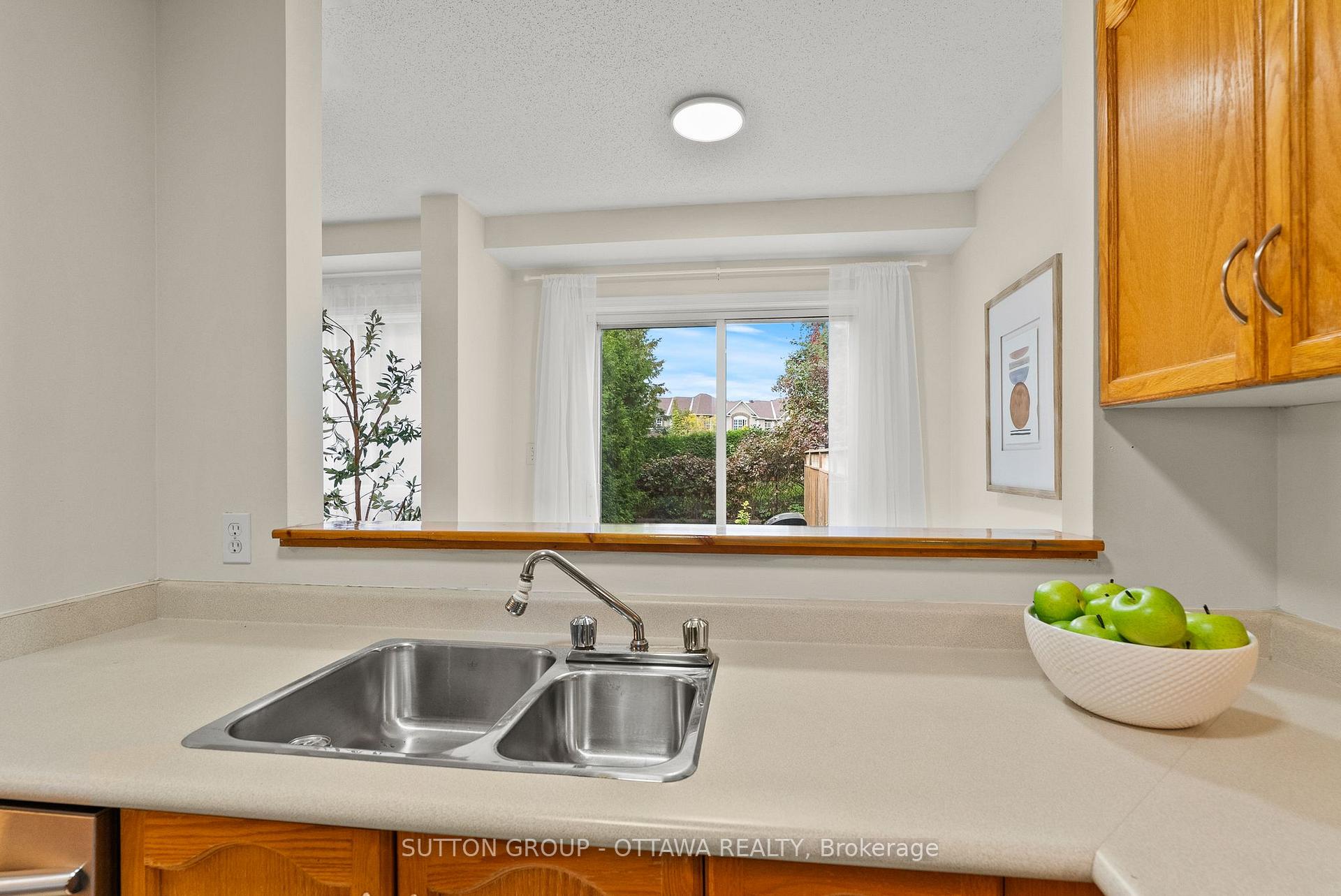 Photo 15 of 48 Kalbrook Street, Ottawa, Kanata - Kanata Lakes/Heritage Hills — HOMEH