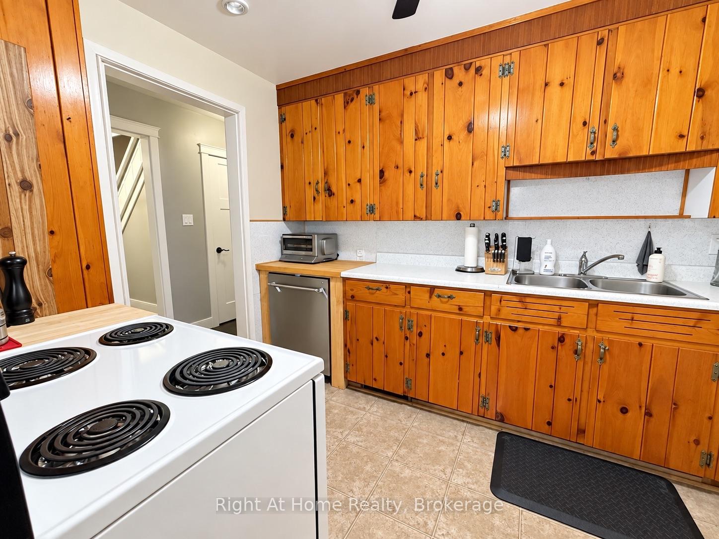 Photo 22 of 129 Marlborough Street, Thunder Bay, Mariday Heights — HOMEH