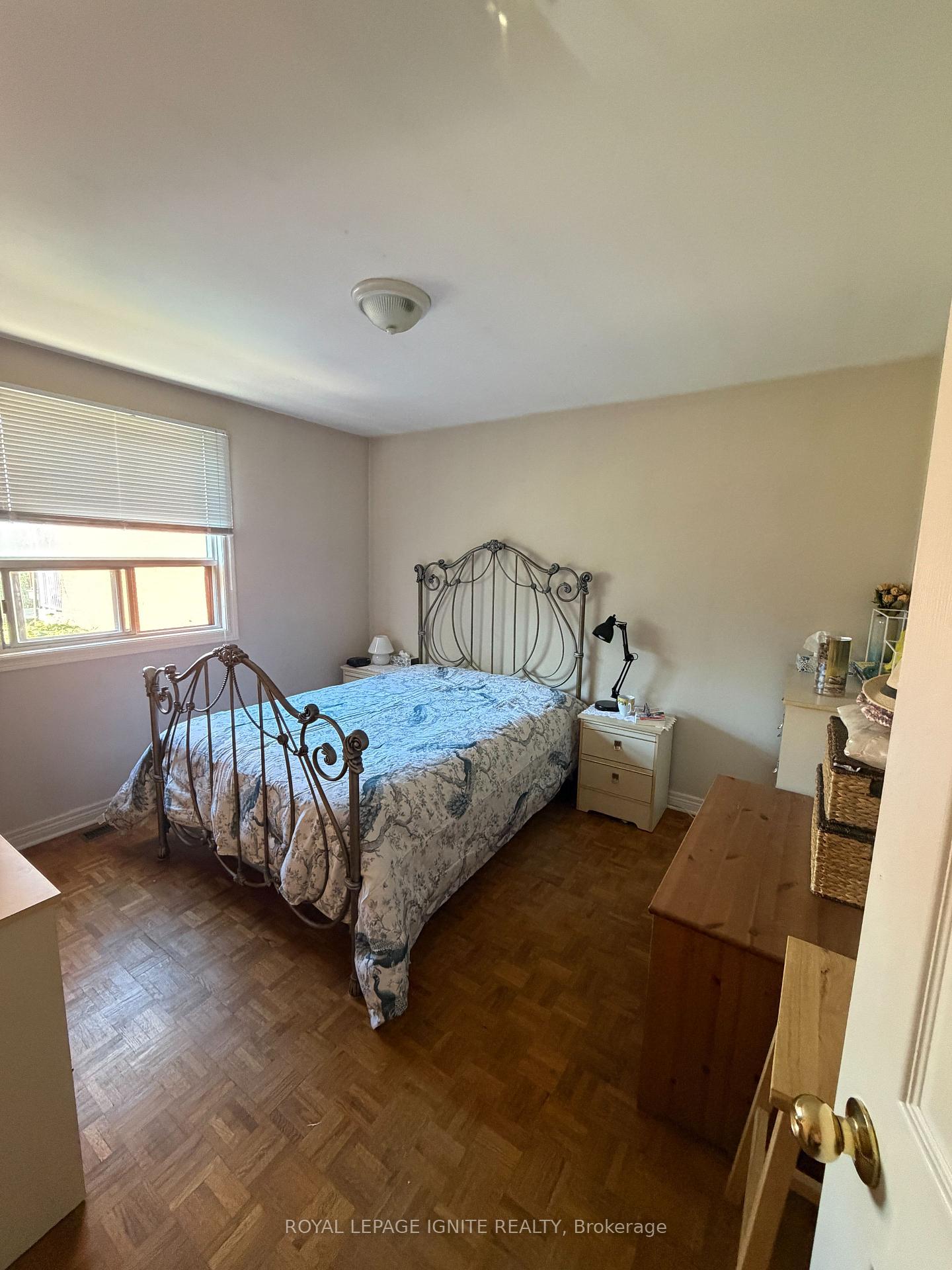 Photo 7 of 40 Avon Avenue, Toronto, Rockcliffe-Smythe — HOMEH