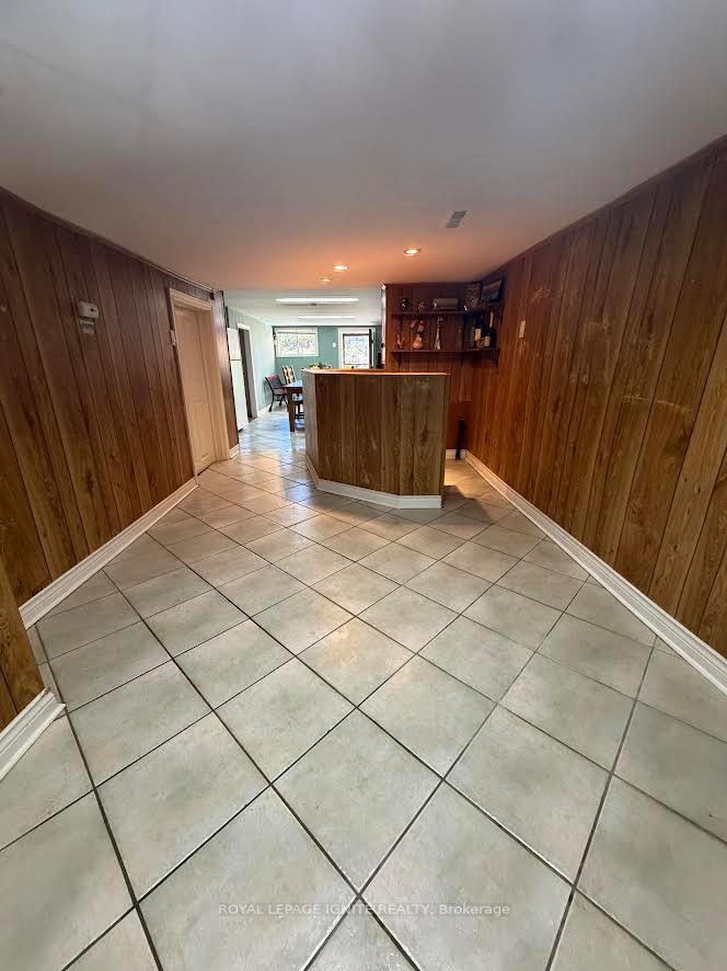 Photo 23 of 40 Avon Avenue, Toronto, Rockcliffe-Smythe — HOMEH