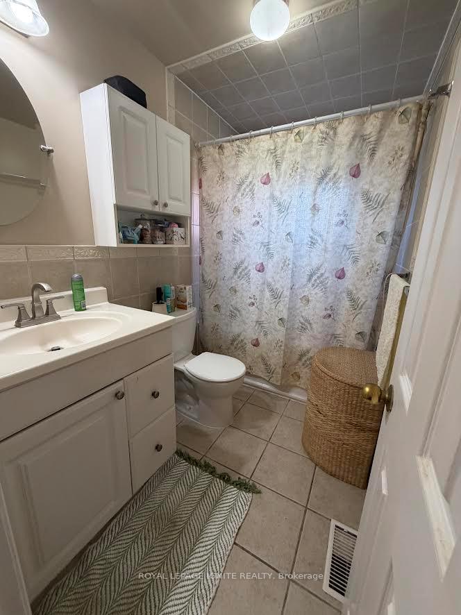 Photo 38 of 40 Avon Avenue, Toronto, Rockcliffe-Smythe — HOMEH