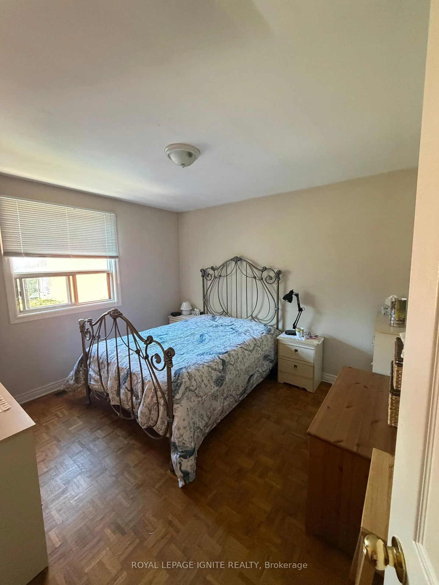 Photo 11 of 40 Avon Avenue, Toronto, Rockcliffe-Smythe — HOMEH