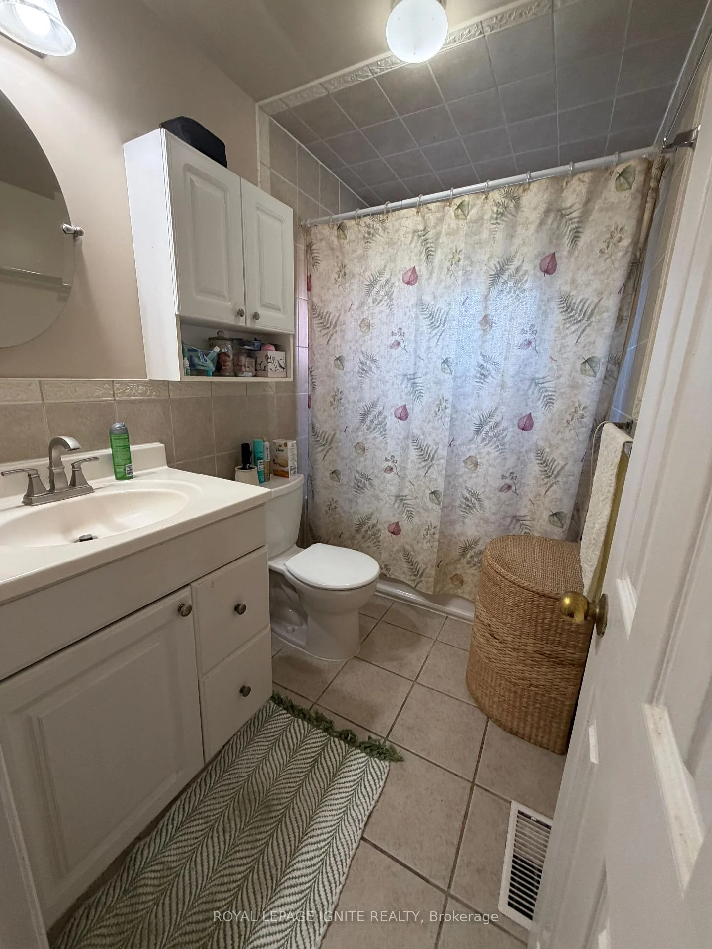 Photo 37 of 40 Avon Avenue, Toronto, Rockcliffe-Smythe — HOMEH