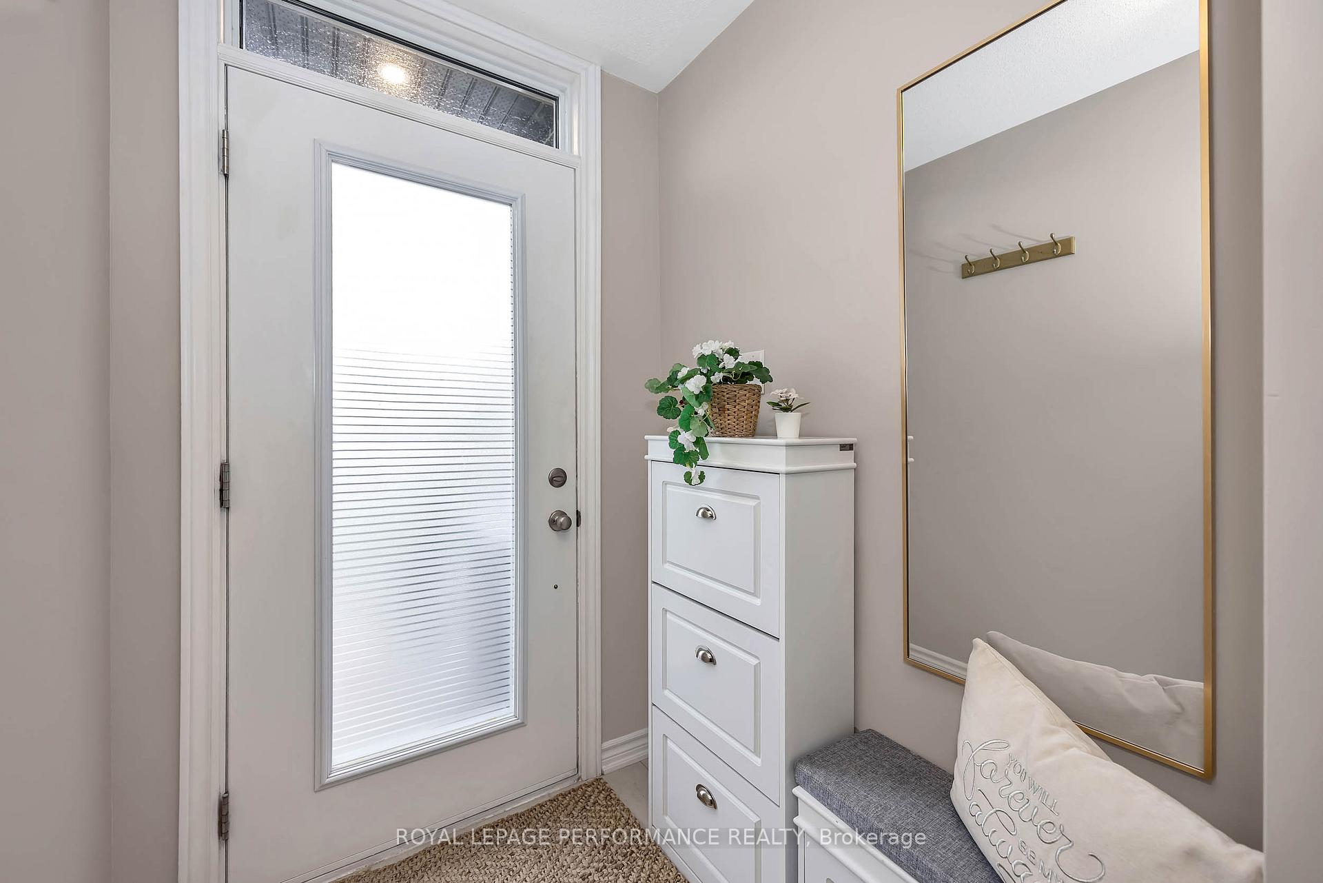 Photo 5 of 547 Ozawa Private, Ottawa, CFB Rockcliffe and Area — HOMEH