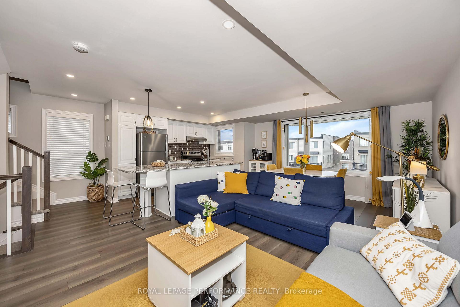 Photo 8 of 547 Ozawa Private, Ottawa, CFB Rockcliffe and Area — HOMEH