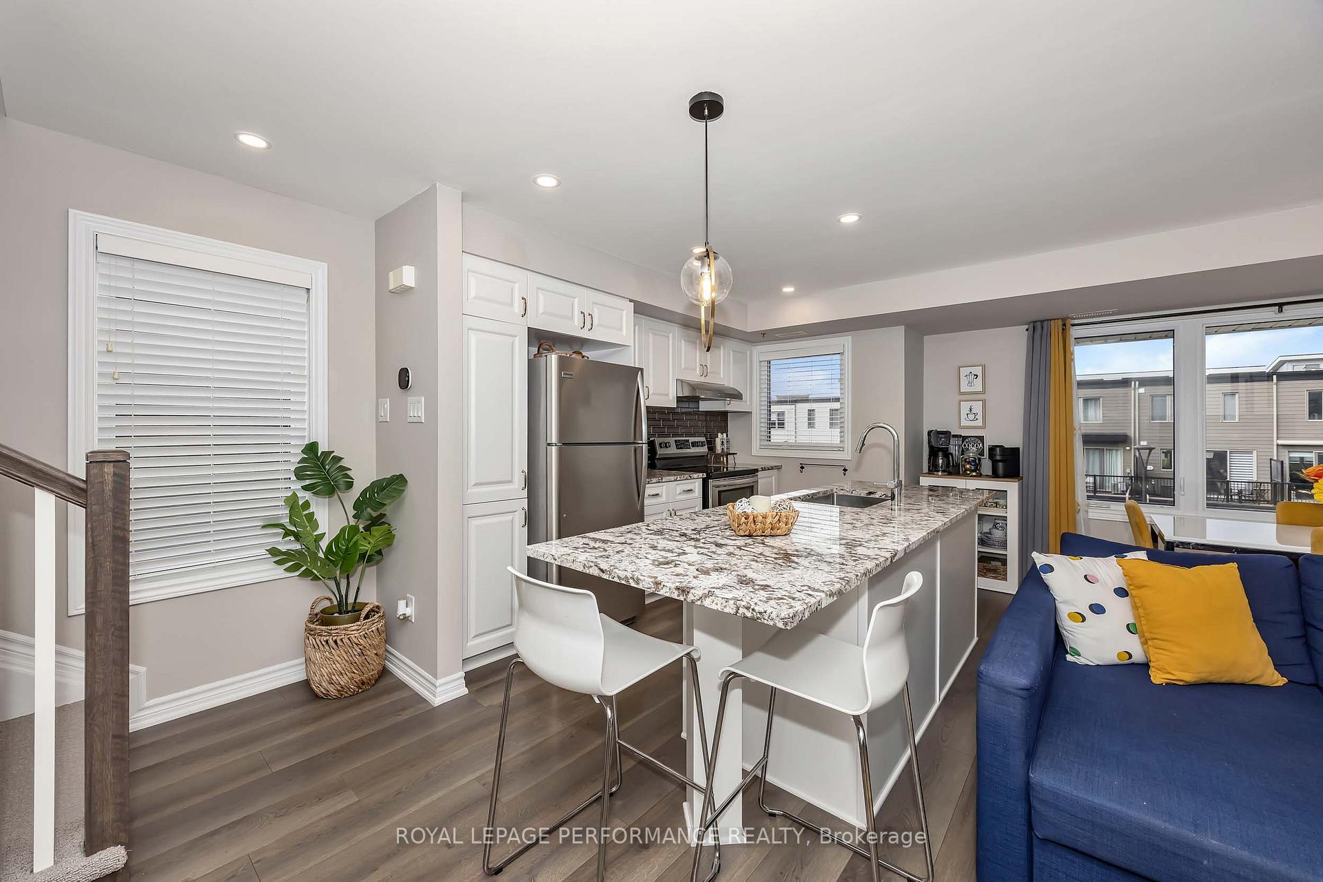 Photo 10 of 547 Ozawa Private, Ottawa, CFB Rockcliffe and Area — HOMEH
