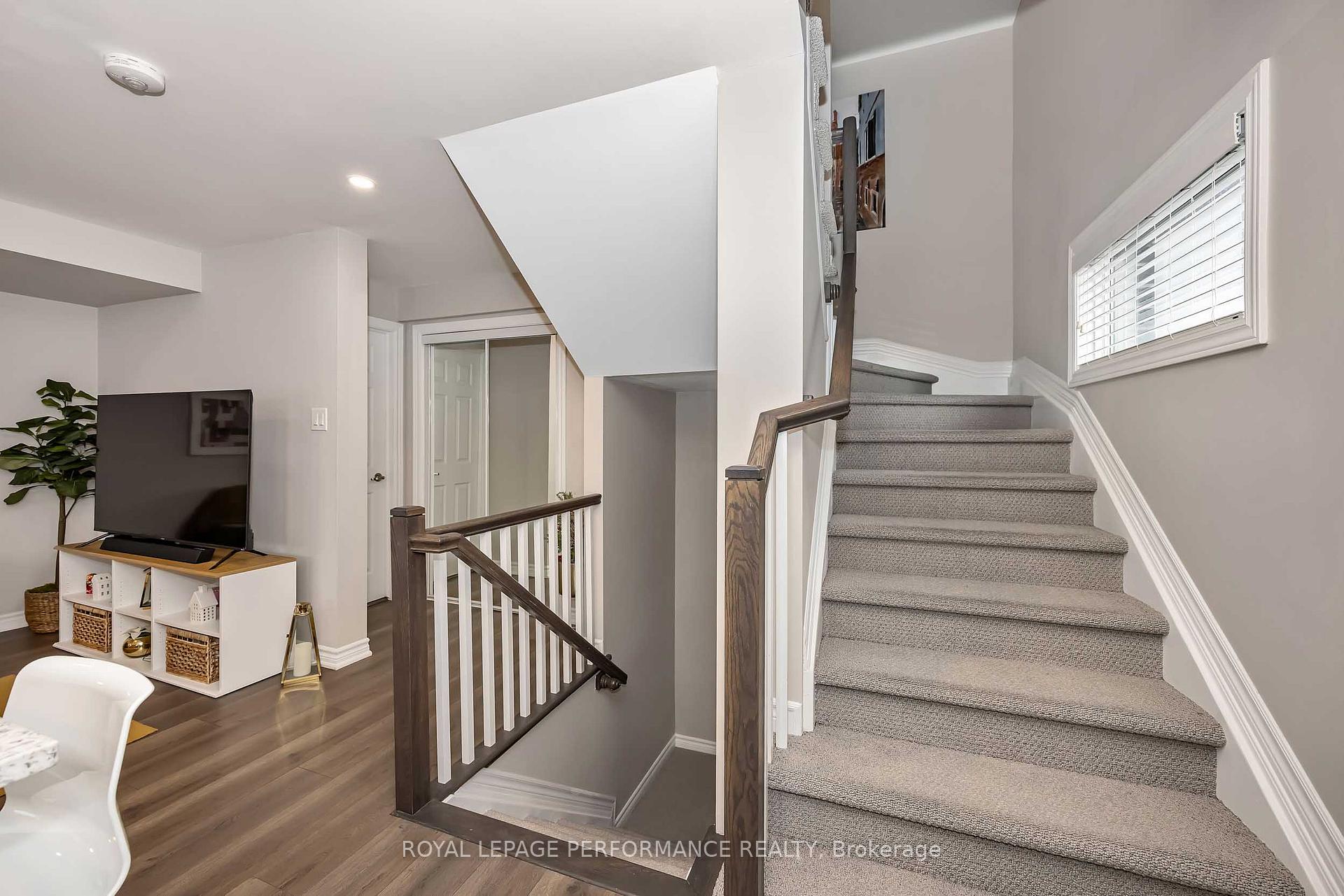 Photo 13 of 547 Ozawa Private, Ottawa, CFB Rockcliffe and Area — HOMEH