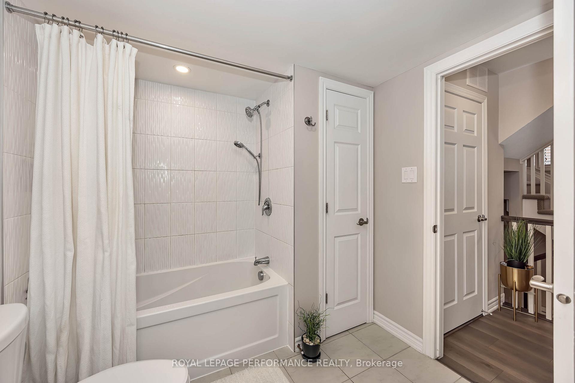 Photo 18 of 547 Ozawa Private, Ottawa, CFB Rockcliffe and Area — HOMEH