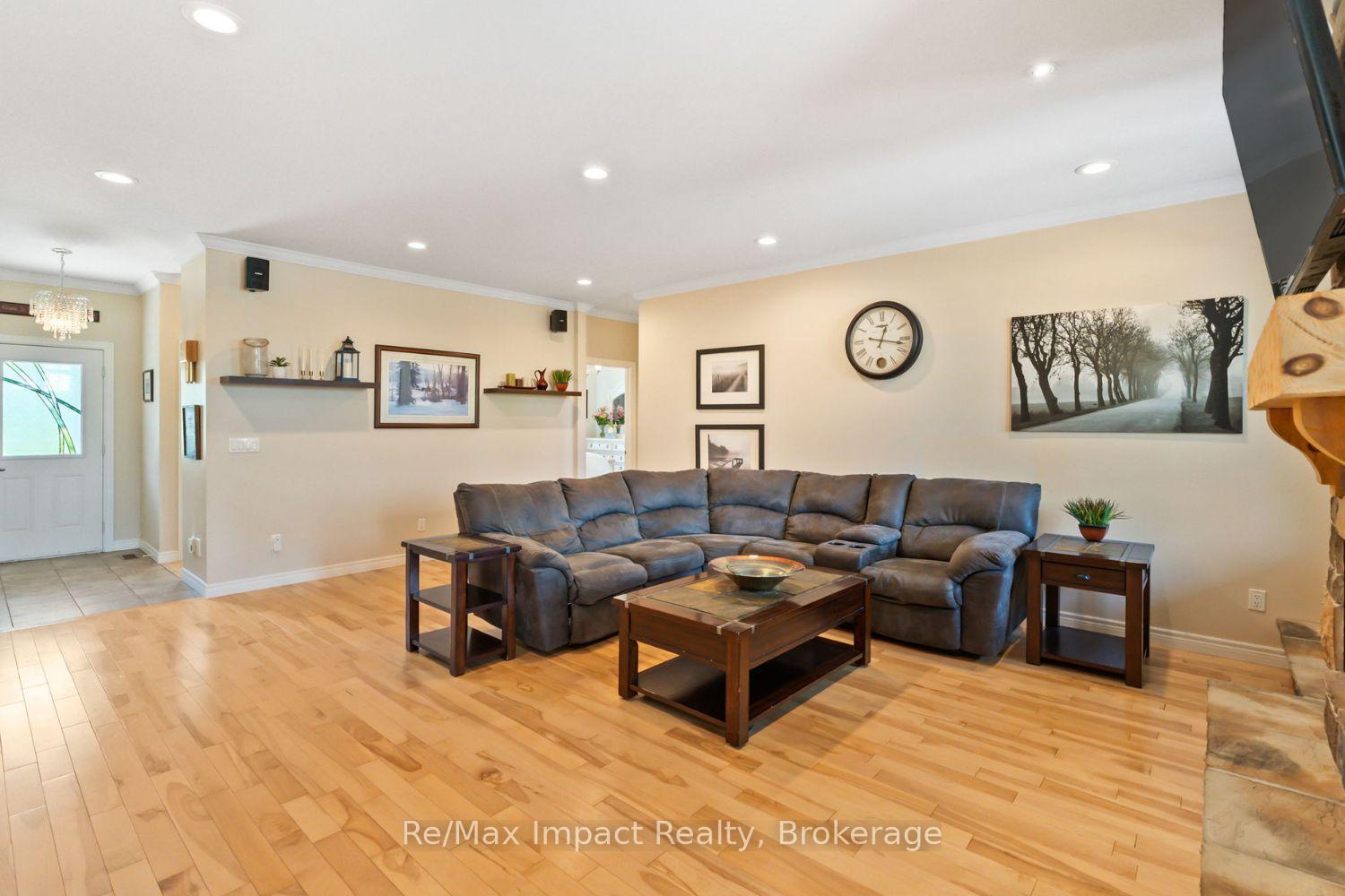 Photo 9 of 422 7A Highway, Cavan Monaghan, Cavan Twp — HOMEH