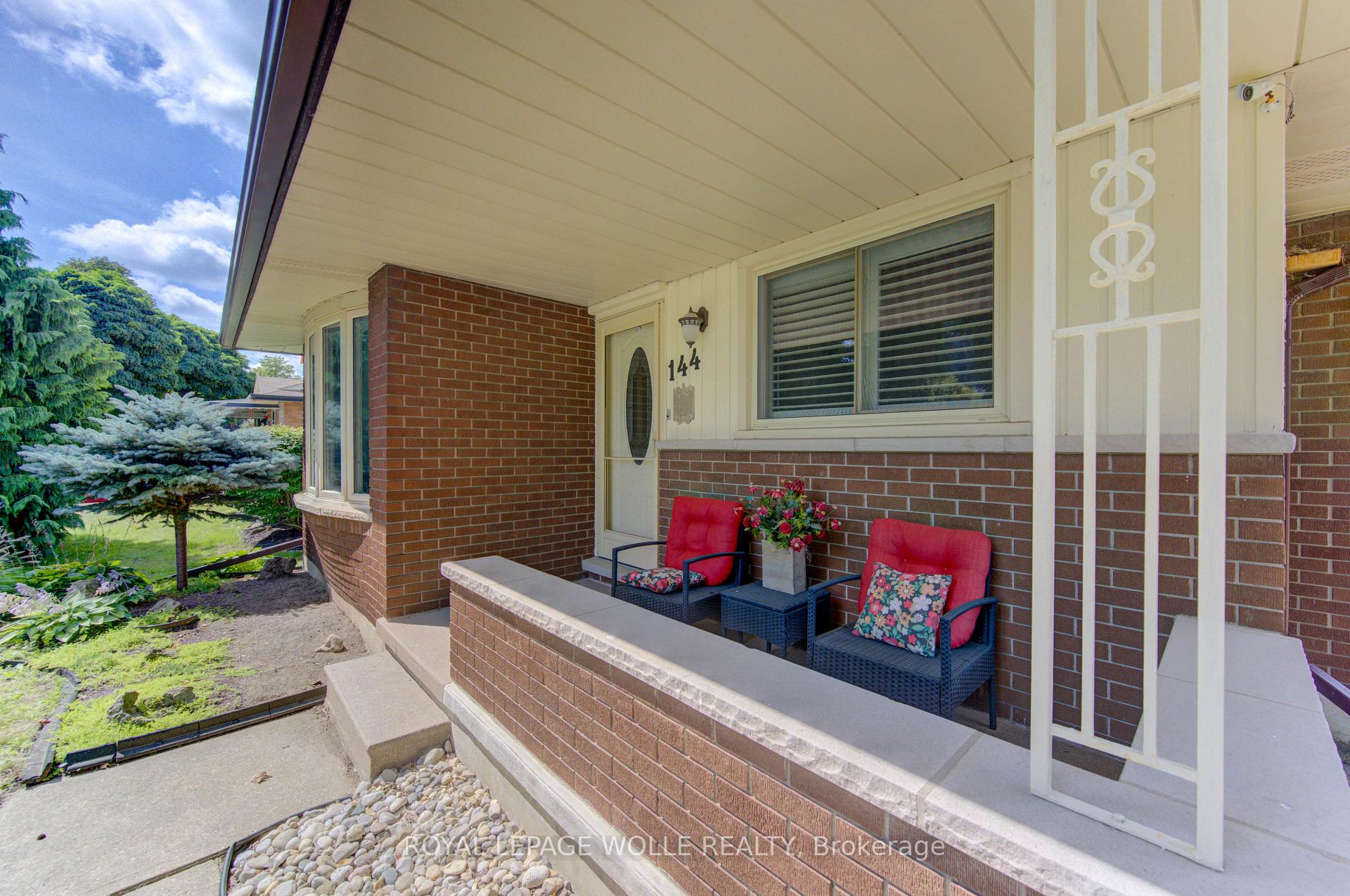 Photo 3 of 144 Holborn Drive, Kitchener, Stanley Park — HOMEH