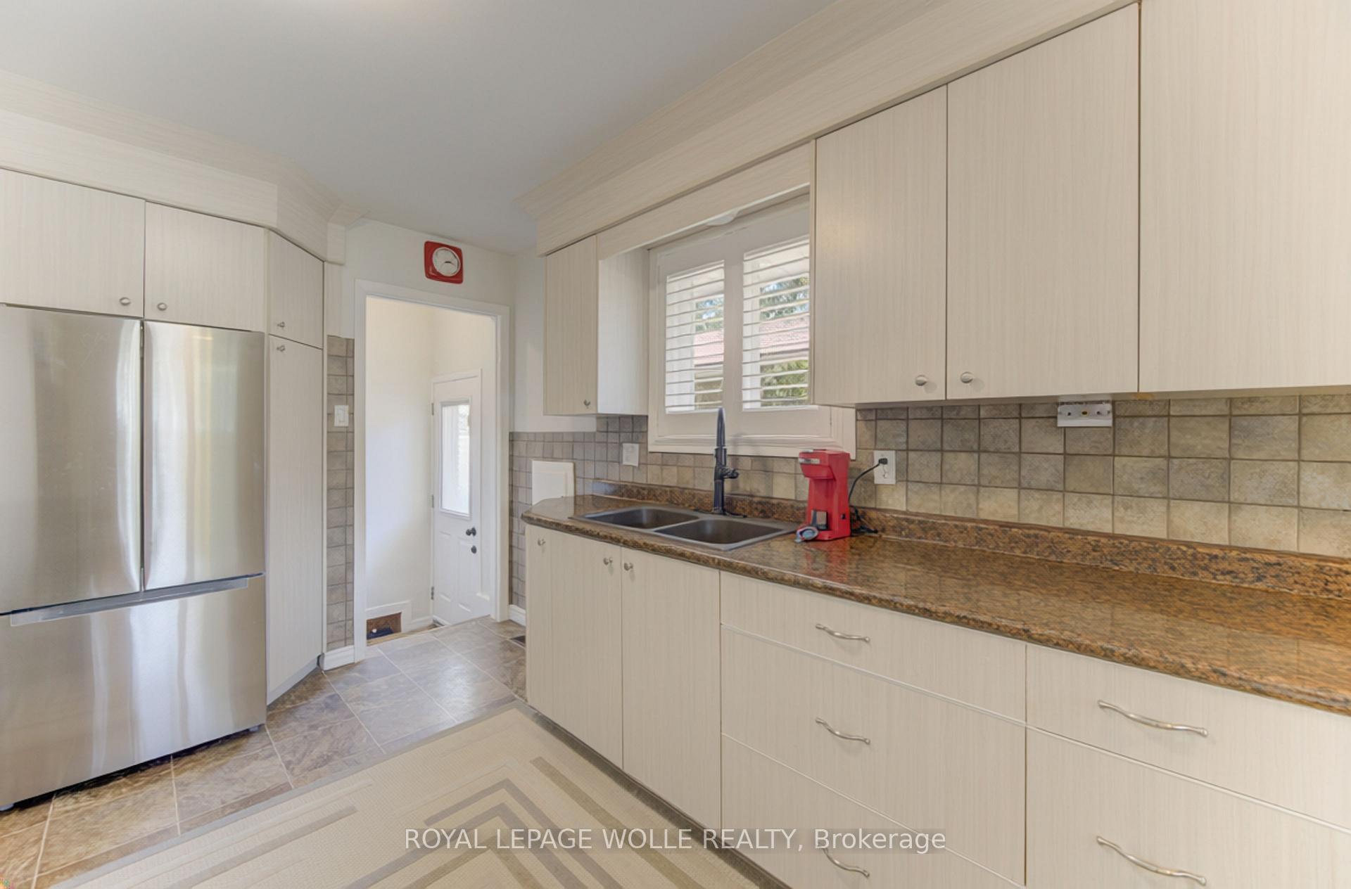 Photo 8 of 144 Holborn Drive, Kitchener, Stanley Park — HOMEH
