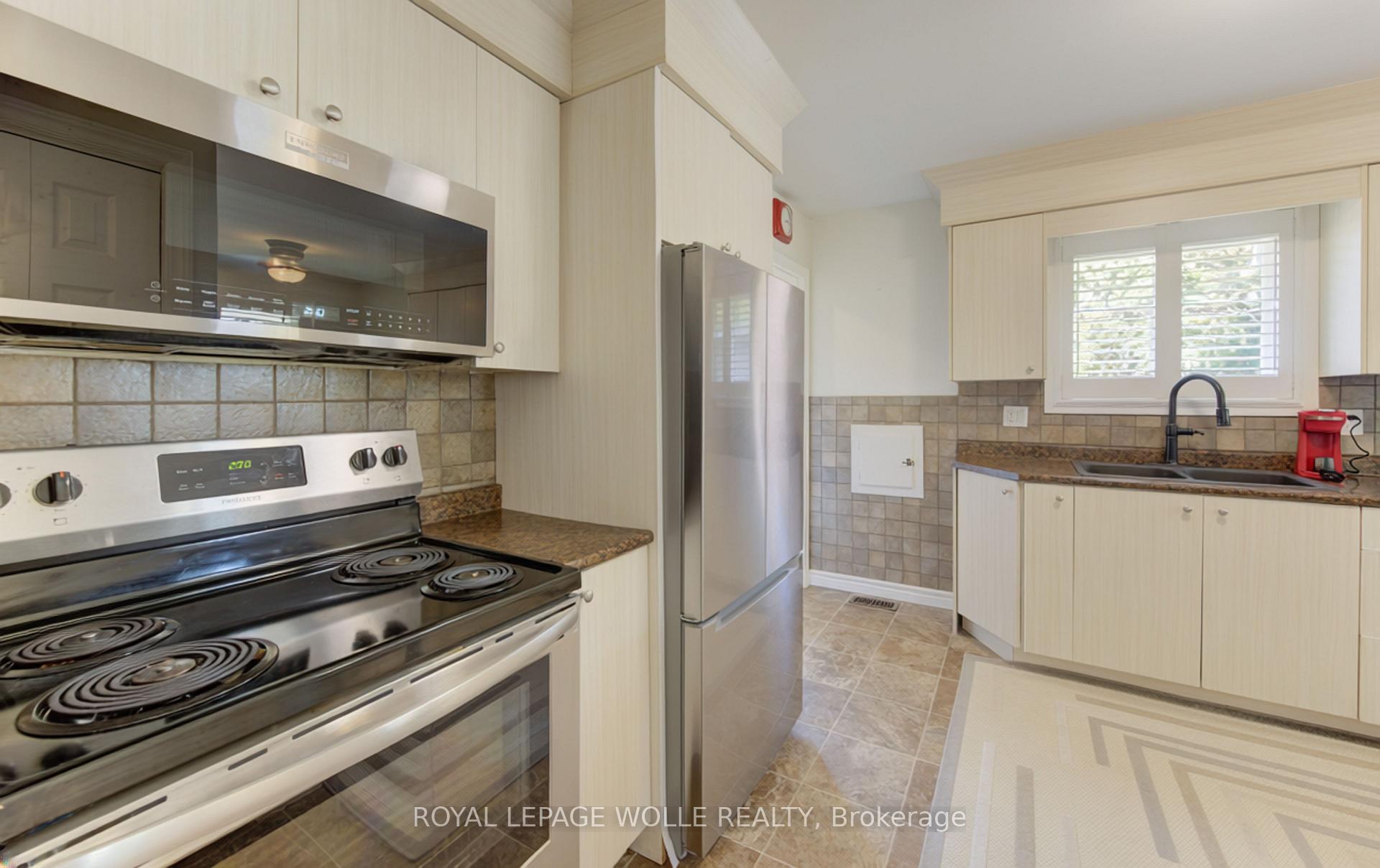 Photo 9 of 144 Holborn Drive, Kitchener, Stanley Park — HOMEH