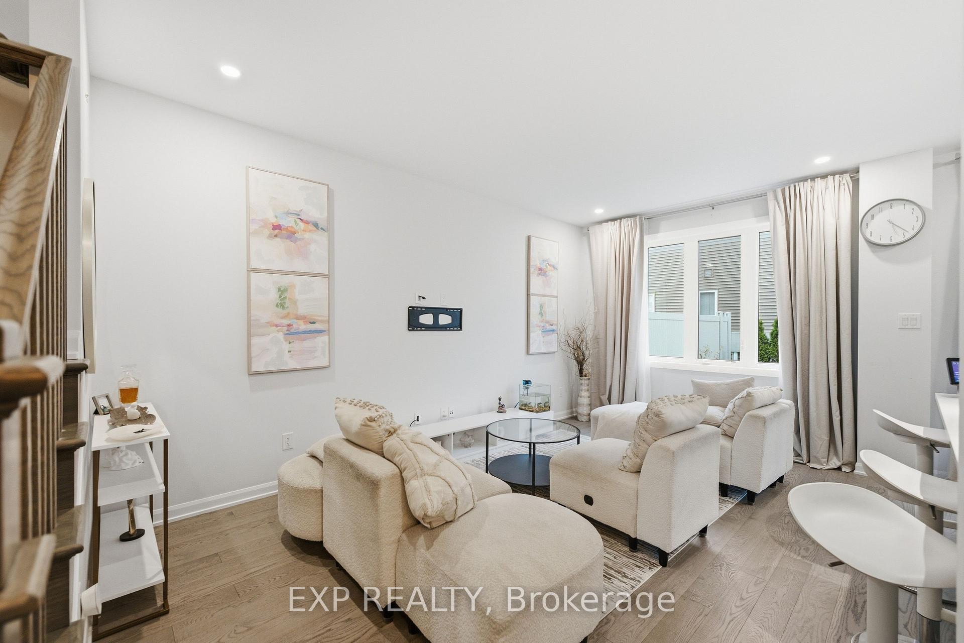 Photo 10 of 23 Finglas Court, Ottawa, Barrhaven - Half Moon Bay — HOMEH