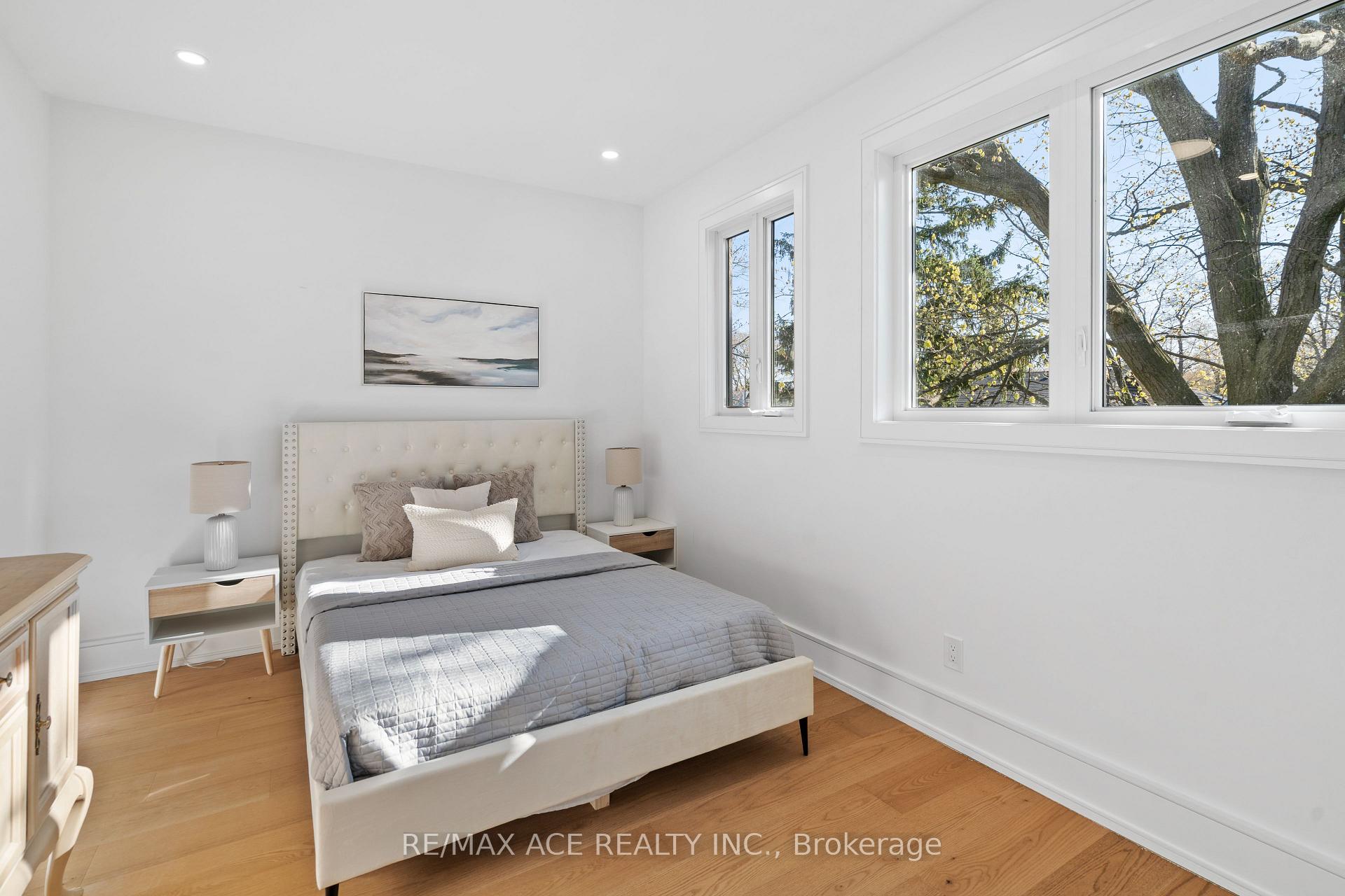 Photo 19 of 122 Warden Avenue, Scarborough, Birchcliffe-Cliffside — HOMEH