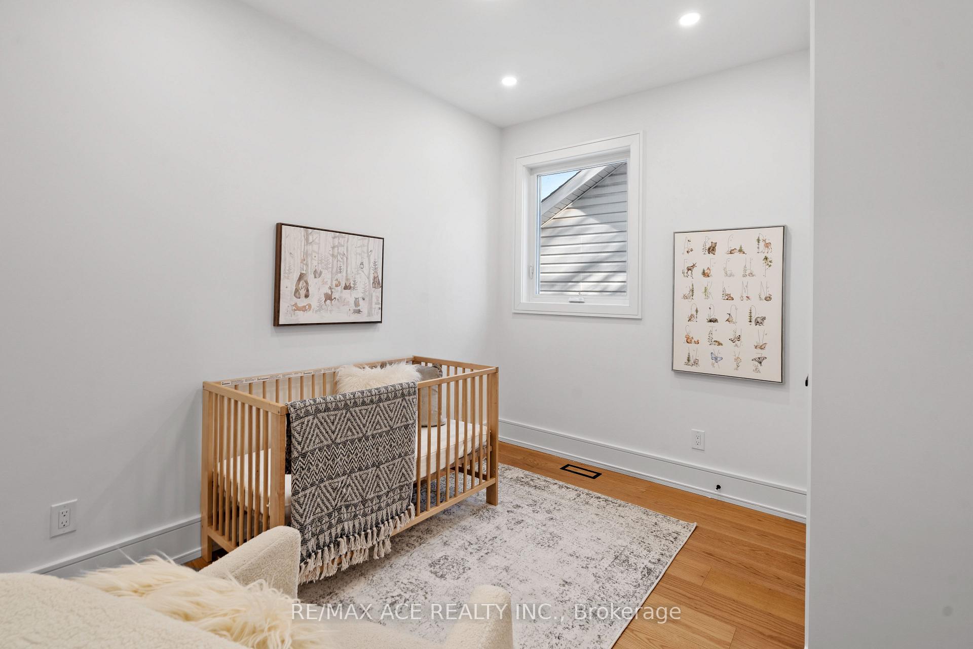 Photo 21 of 122 Warden Avenue, Scarborough, Birchcliffe-Cliffside — HOMEH