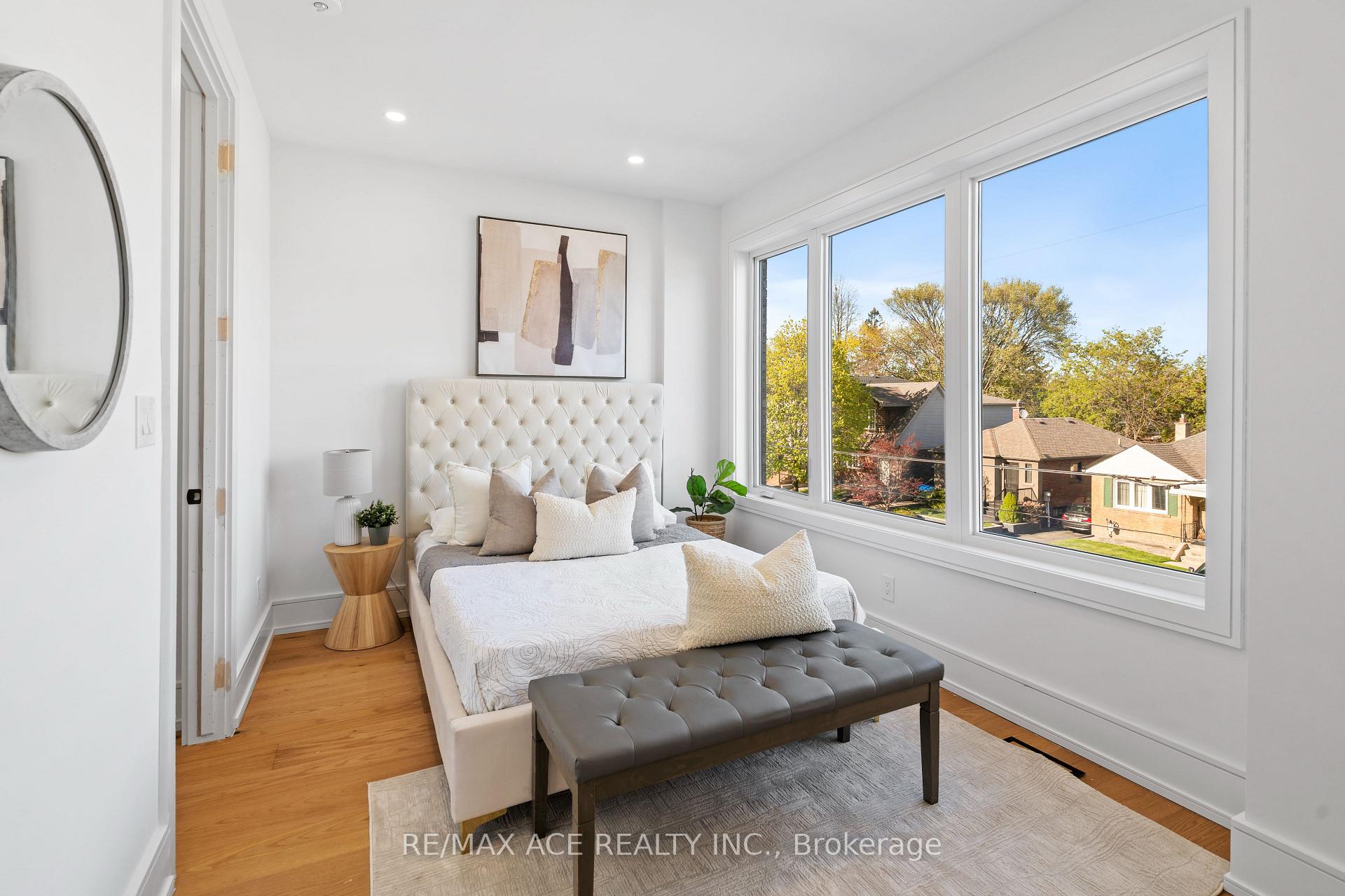 Photo 24 of 122 Warden Avenue, Scarborough, Birchcliffe-Cliffside — HOMEH