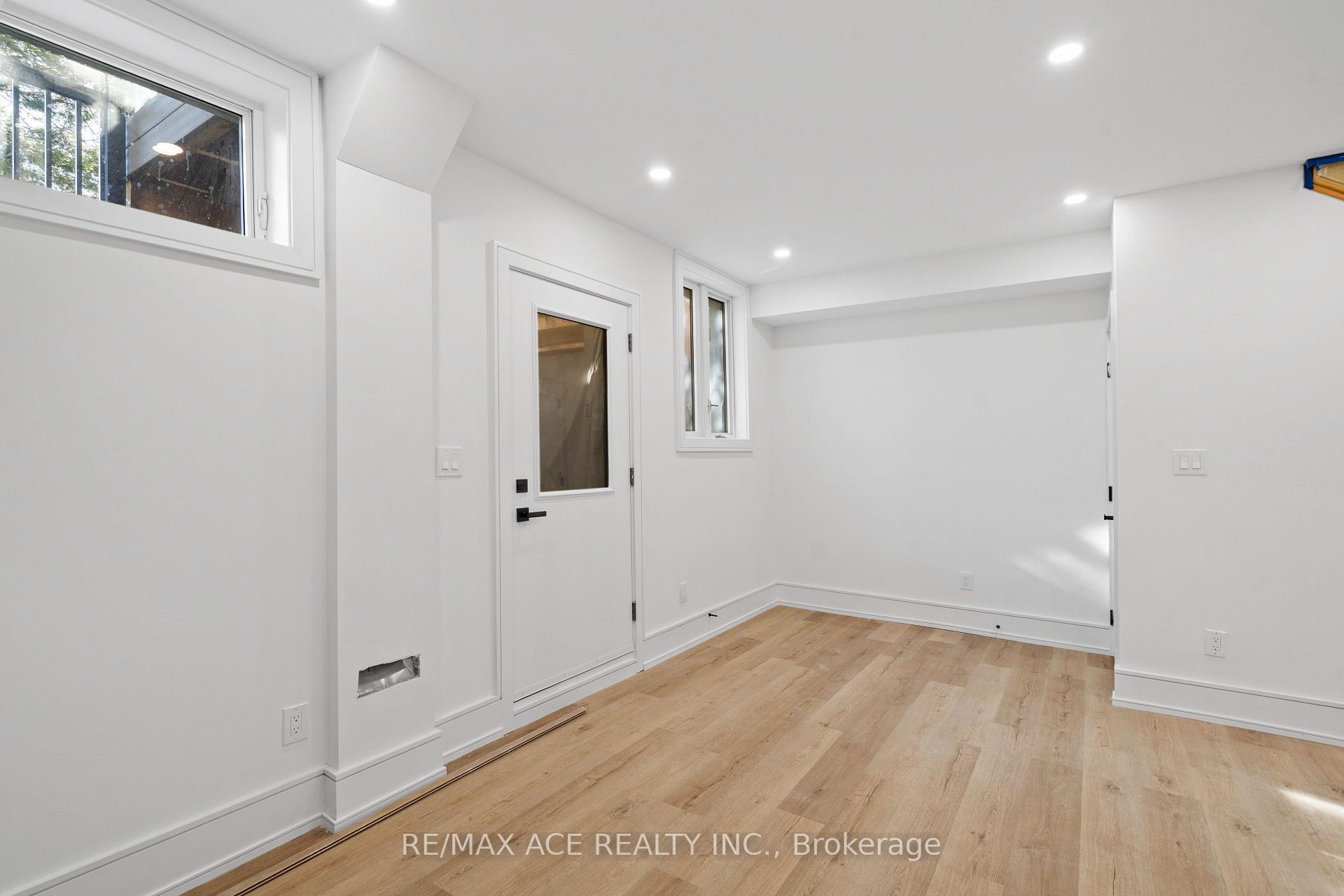 Photo 29 of 122 Warden Avenue, Scarborough, Birchcliffe-Cliffside — HOMEH