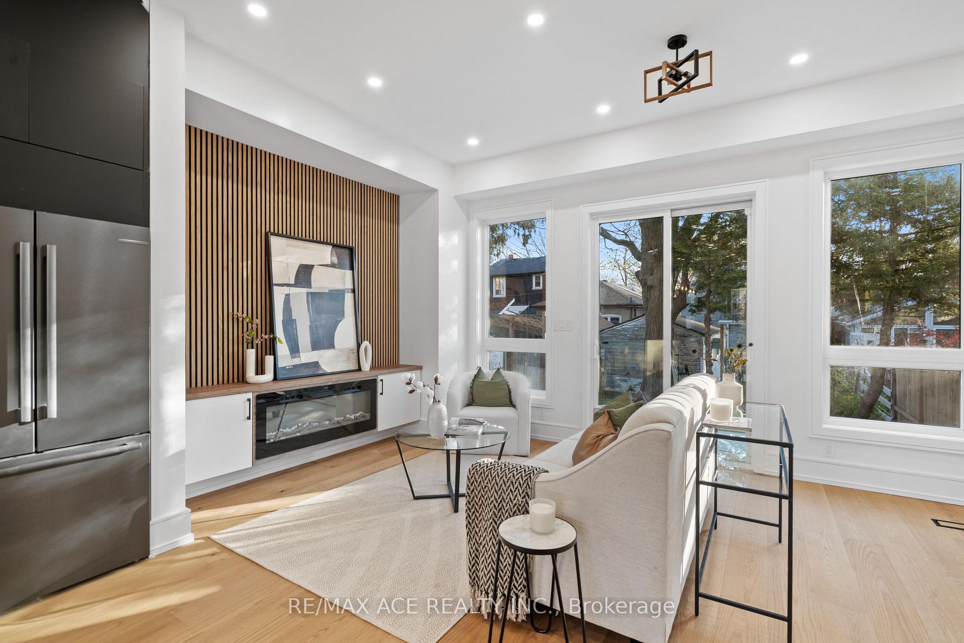 Photo 36 of 122 Warden Avenue, Scarborough, Birchcliffe-Cliffside — HOMEH