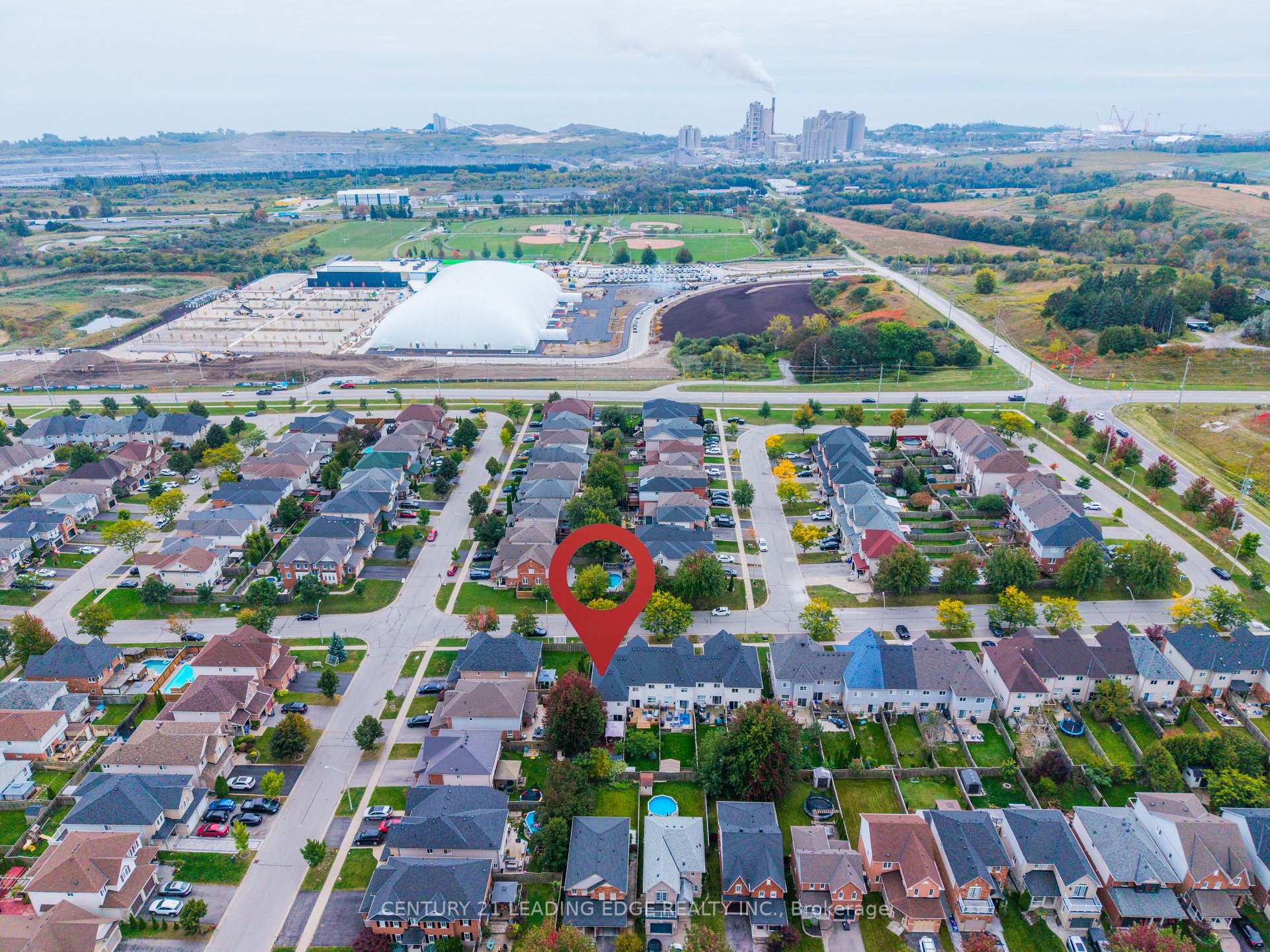 Photo 6 of 10 Dodds Square, Clarington, Bowmanville — HOMEH