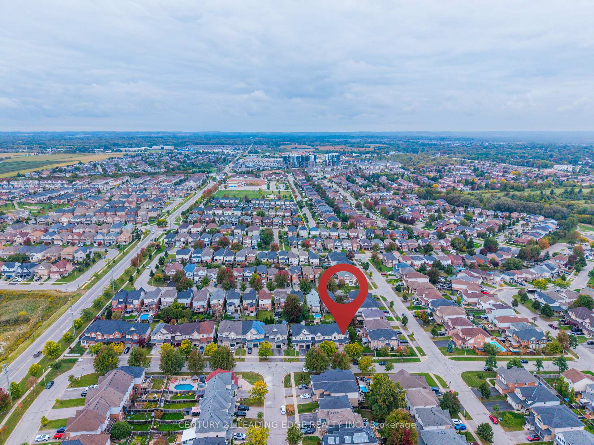 Photo 8 of 10 Dodds Square, Clarington, Bowmanville — HOMEH