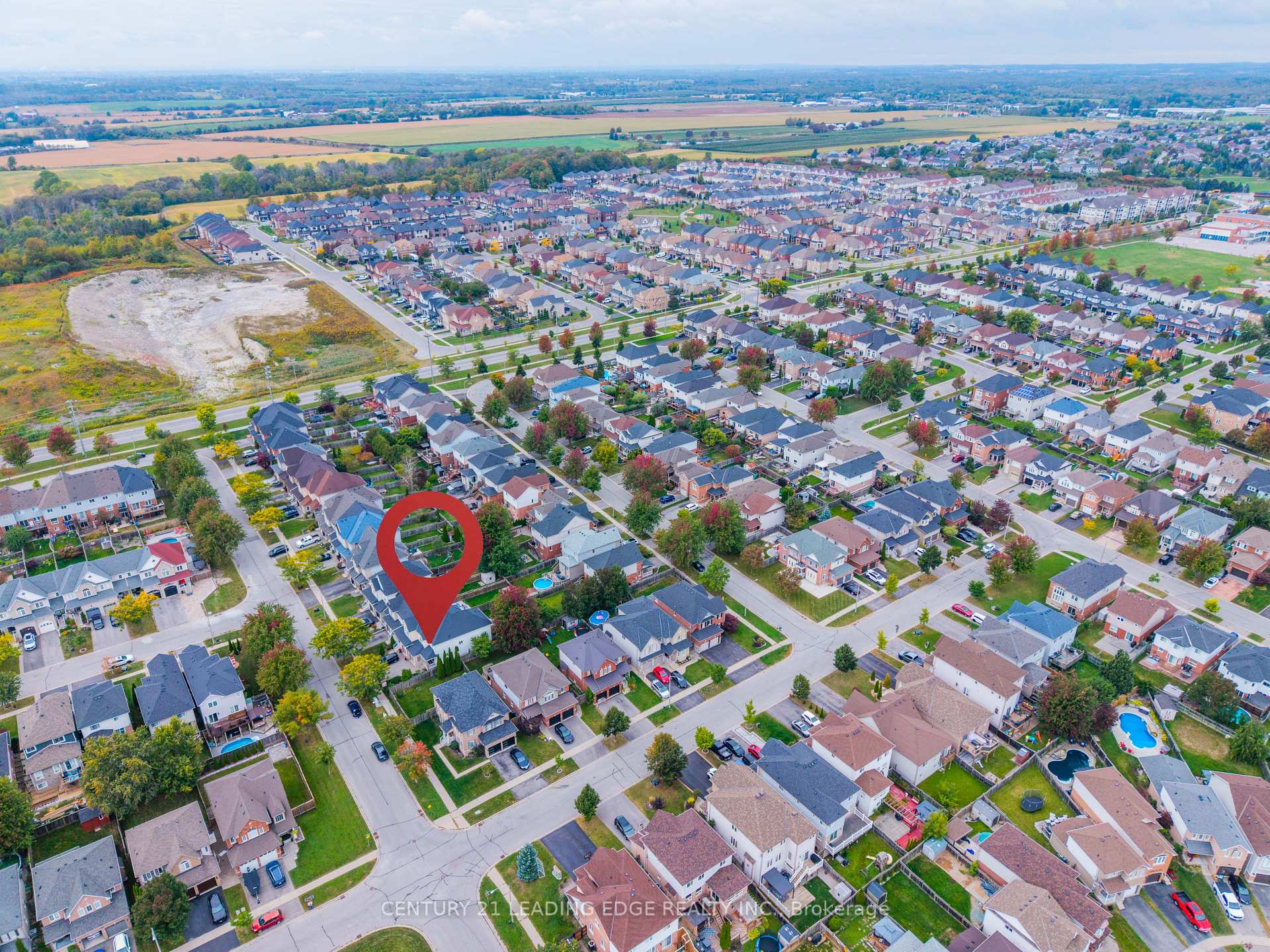 Photo 9 of 10 Dodds Square, Clarington, Bowmanville — HOMEH