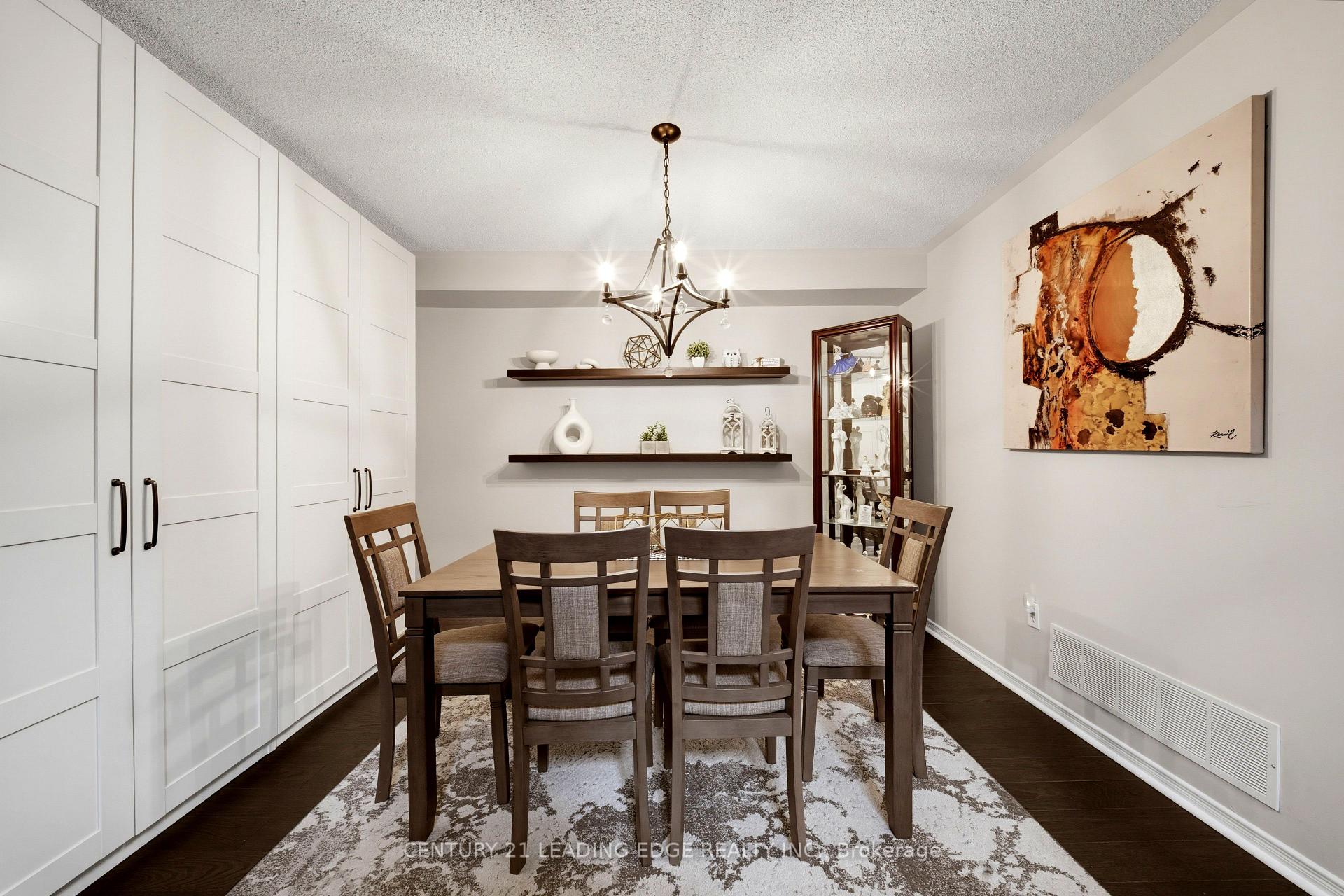 Photo 12 of 10 Dodds Square, Clarington, Bowmanville — HOMEH