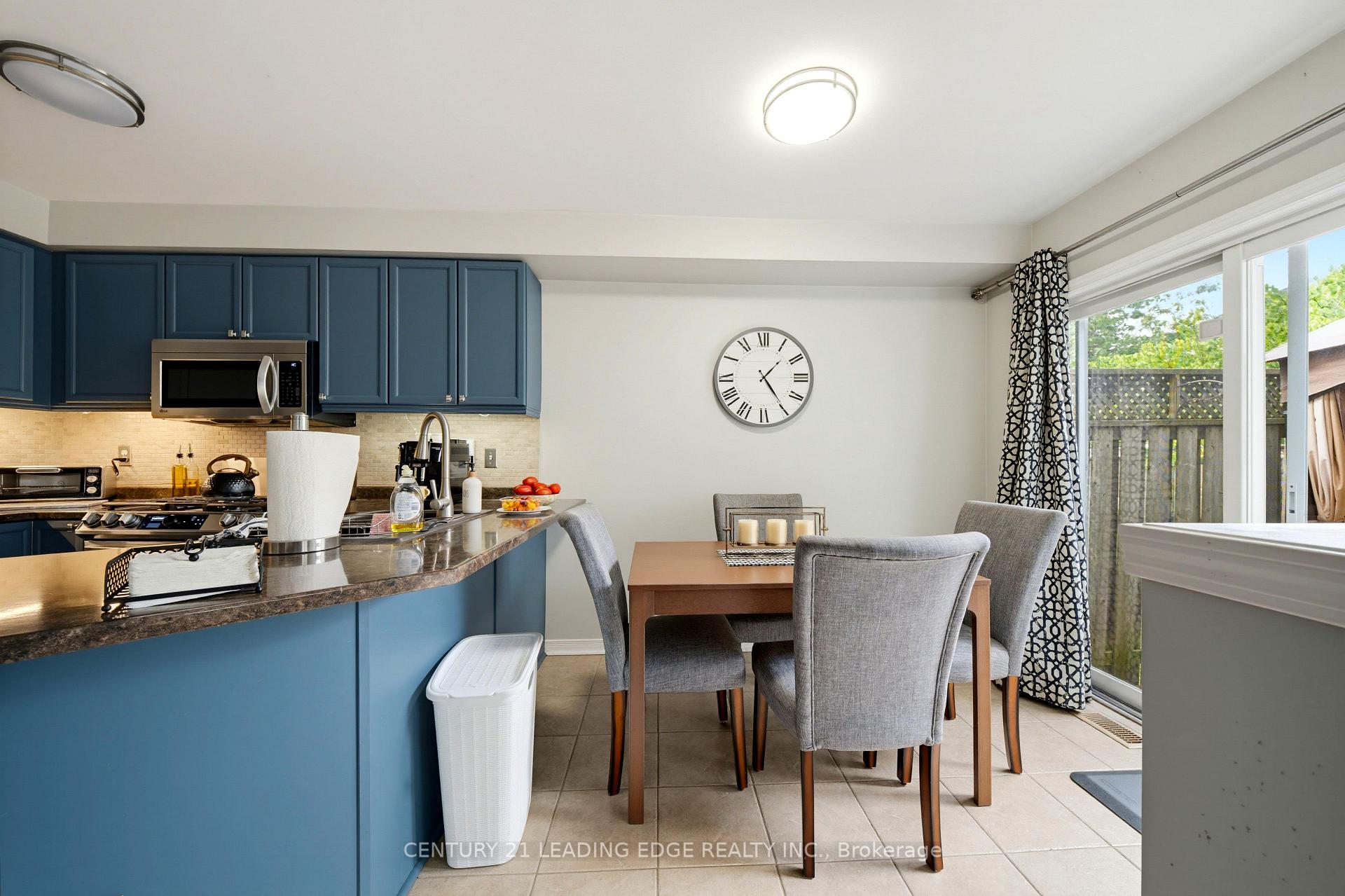 Photo 18 of 10 Dodds Square, Clarington, Bowmanville — HOMEH