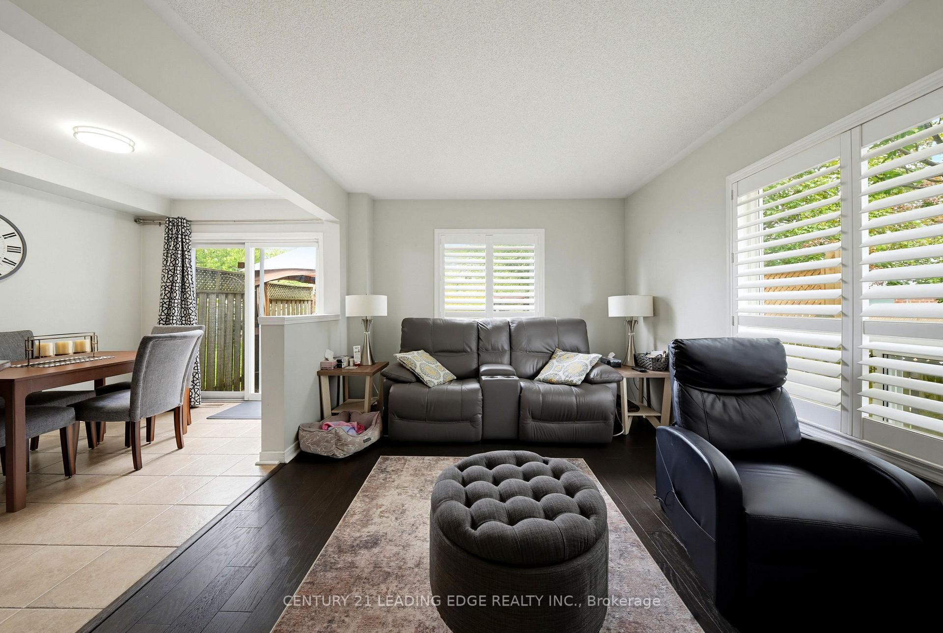 Photo 23 of 10 Dodds Square, Clarington, Bowmanville — HOMEH