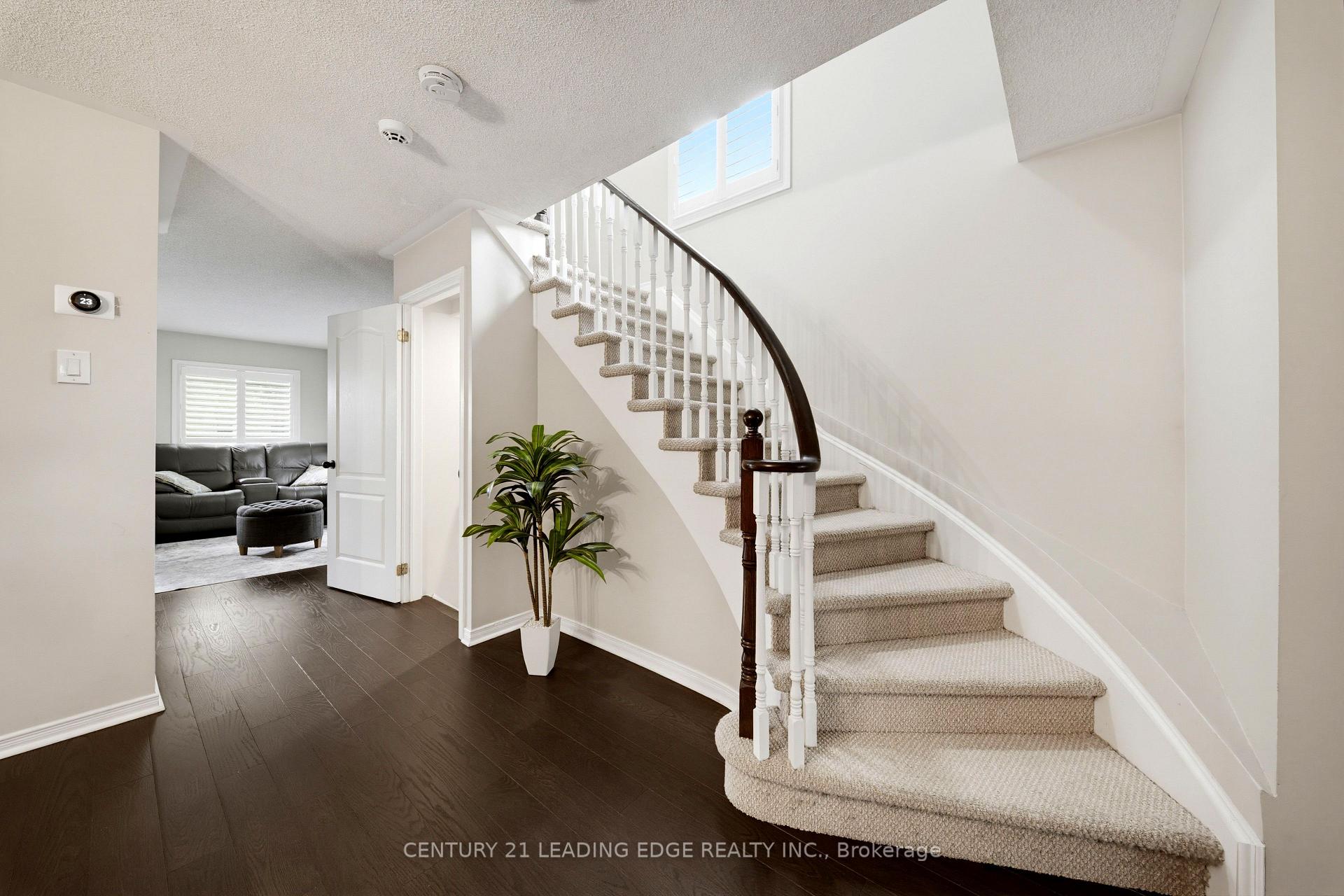 Photo 27 of 10 Dodds Square, Clarington, Bowmanville — HOMEH