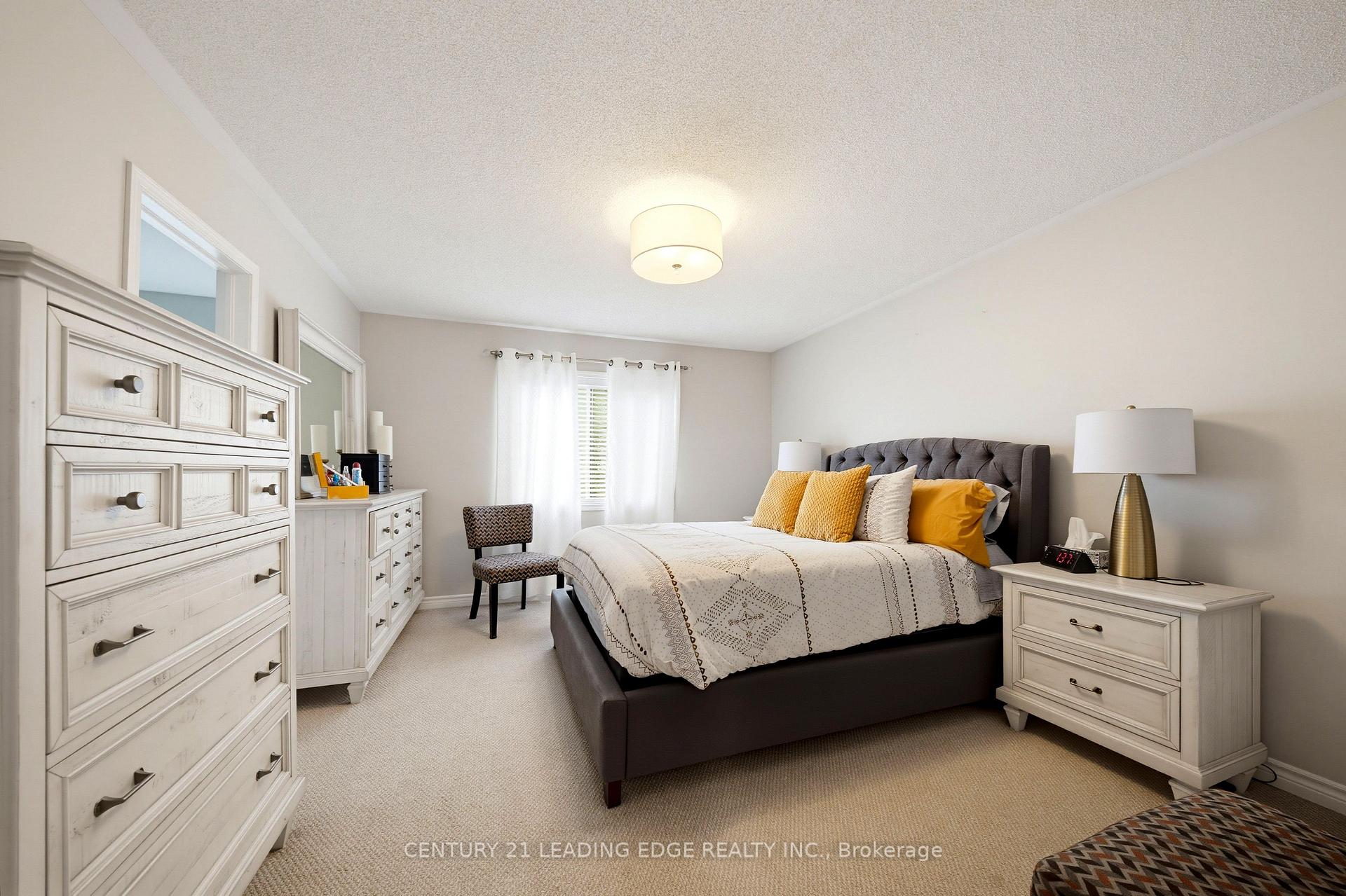 Photo 29 of 10 Dodds Square, Clarington, Bowmanville — HOMEH