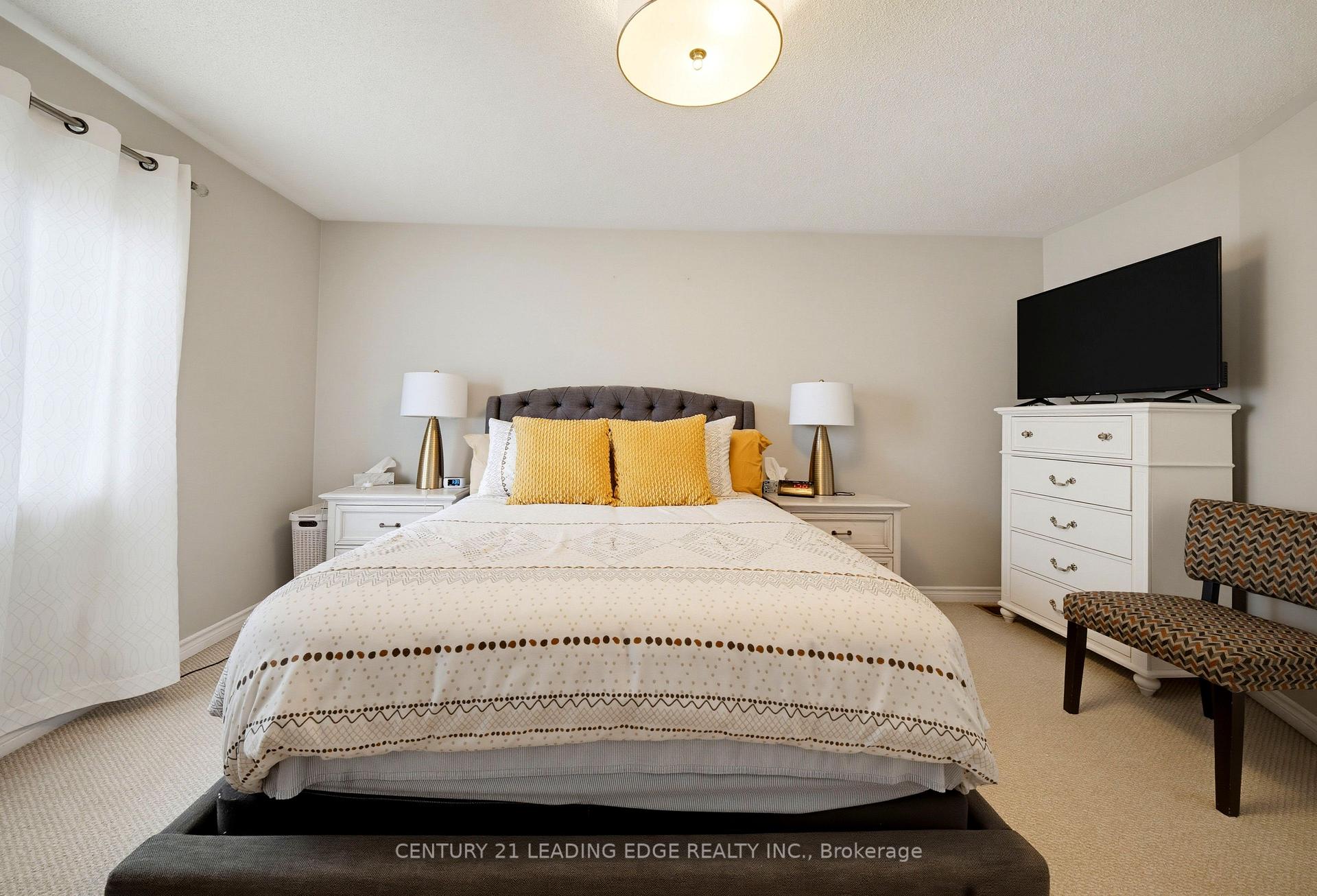 Photo 30 of 10 Dodds Square, Clarington, Bowmanville — HOMEH
